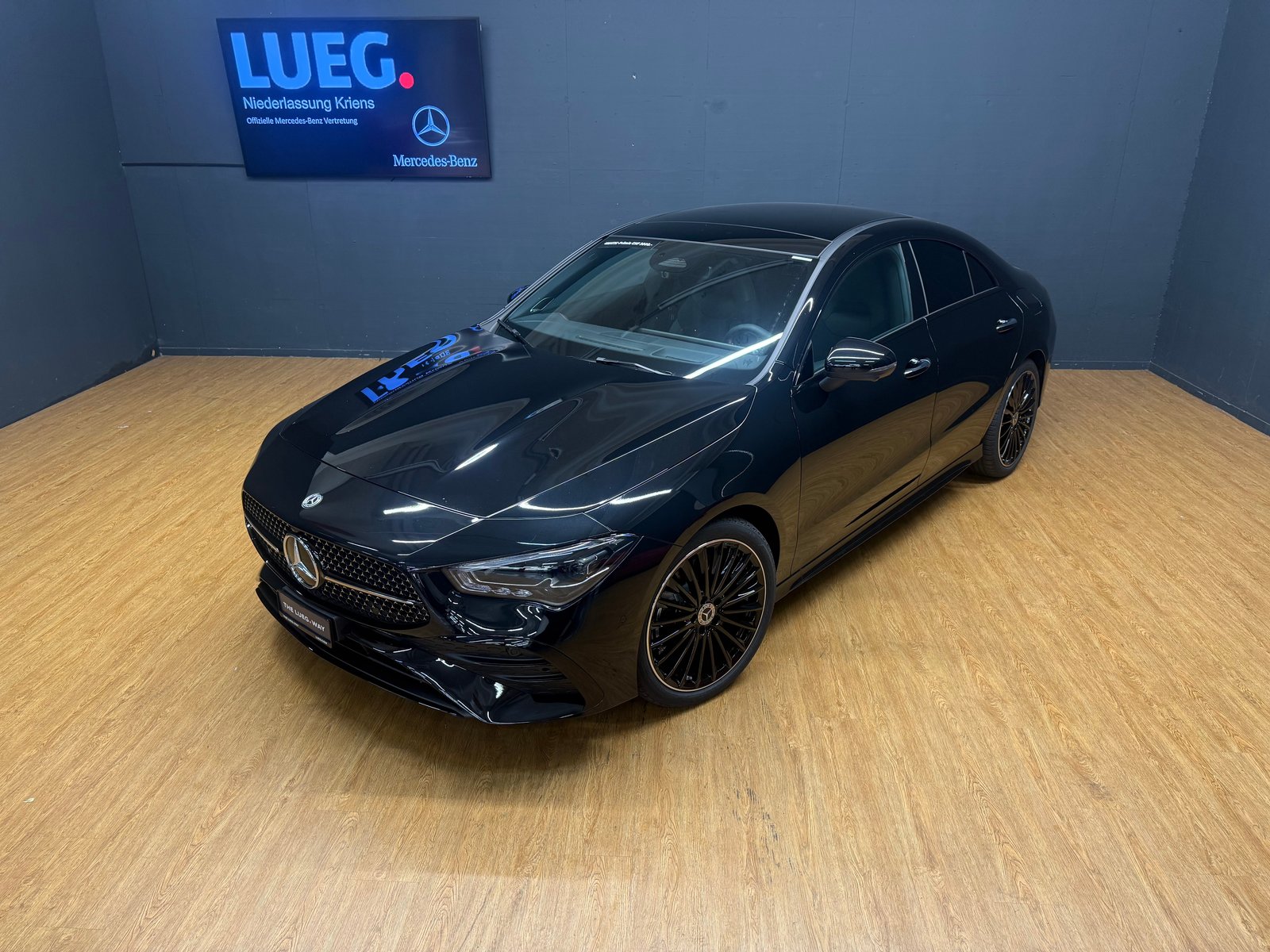 MERCEDES-BENZ CLA 250 4M - DISTRONIC / 360 Grad Kamera / Hea, Mild-Hybrid Petrol/Electric, Second hand / Used, Automatic - 4