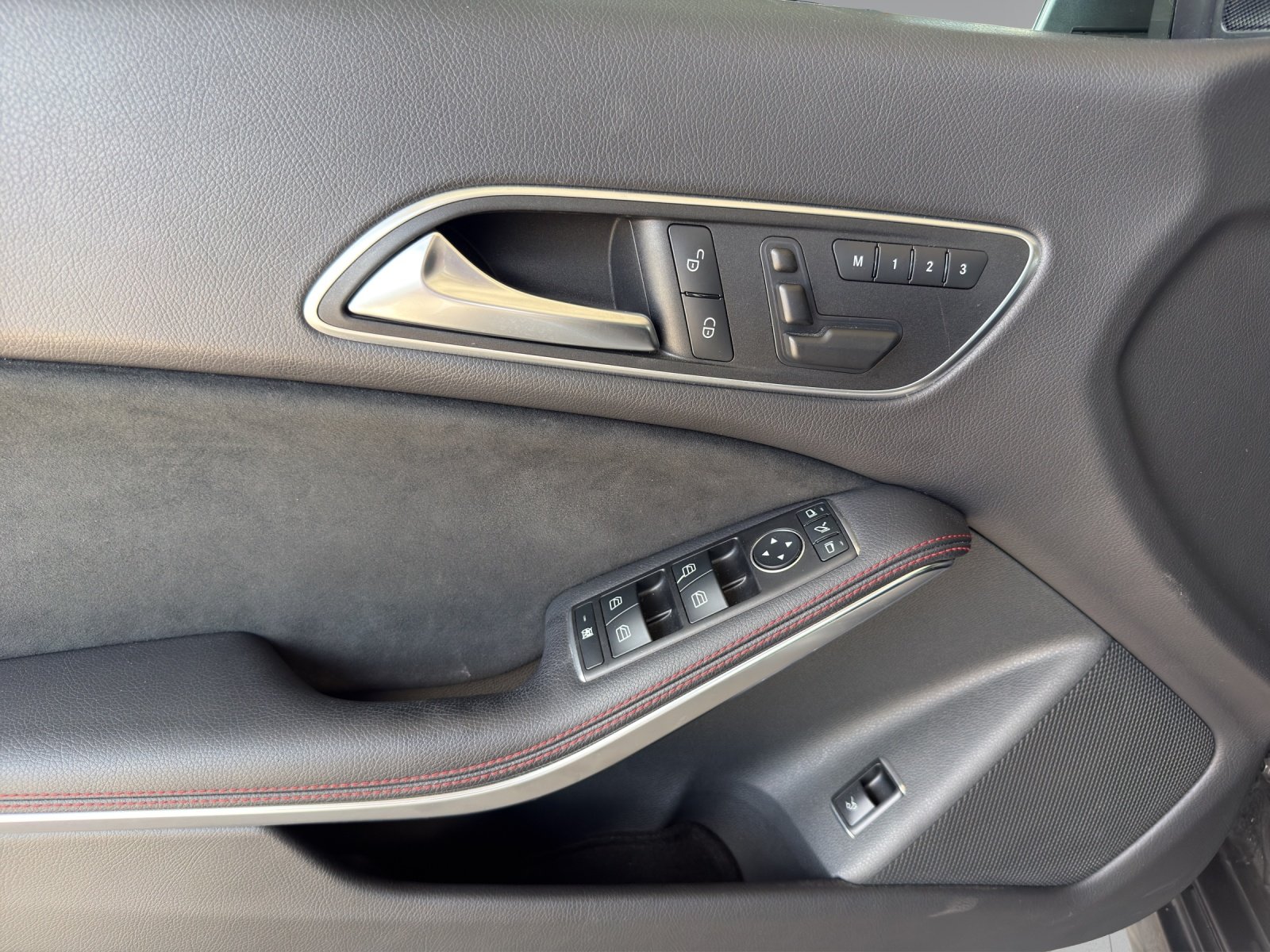 MERCEDES-BENZ CLA 250 AMG Line 4Matic, Petrol, Second hand / Used, Automatic - 7