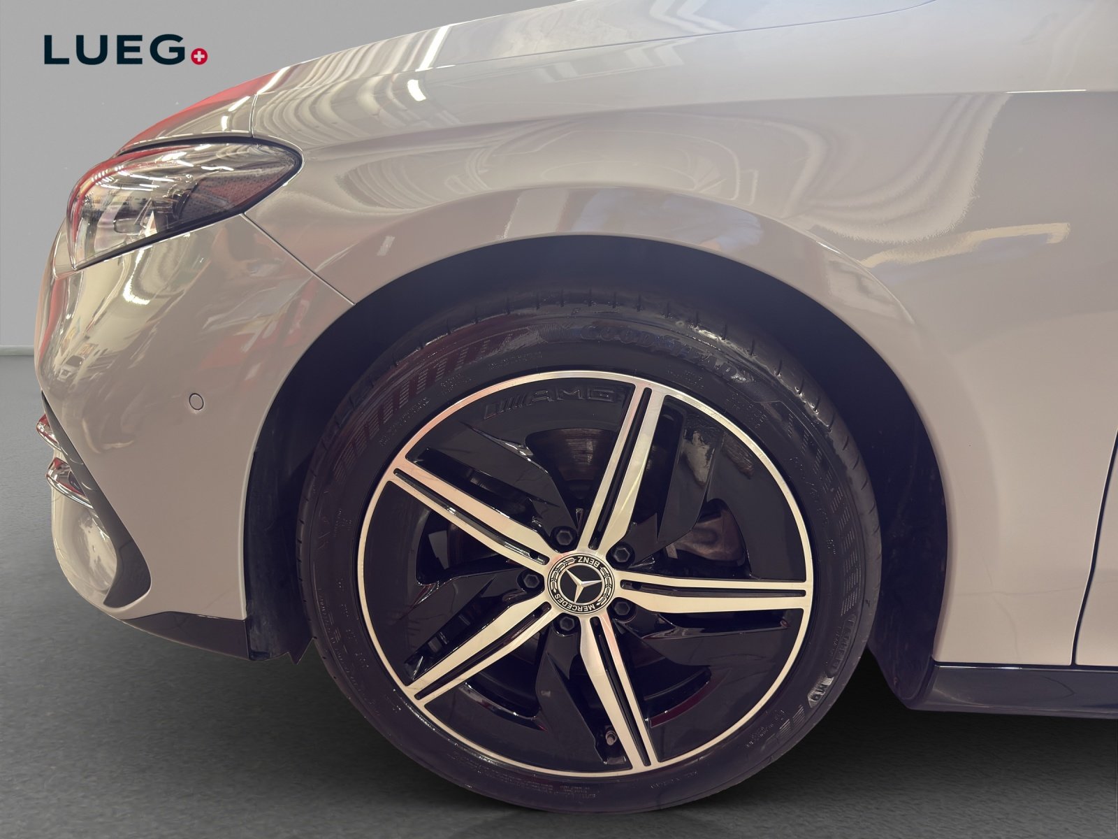 MERCEDES-BENZ CLA 250+ 85 kWh - EQ - AMG / DISTRONIC / Rück, Électrique, Occasion / Utilisé, Automatique - 7