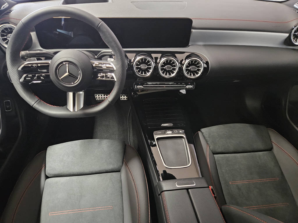 MERCEDES-BENZ CLA 250 4Matic AMG Line, Mild-Hybrid Benzin/Elektro, Vorführwagen, Automatik - 6