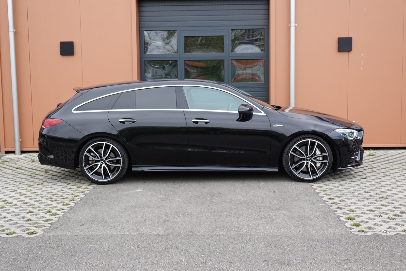 MERCEDES-BENZ CLA Shooting Brake 35 AMG 4Matic - Sièges AMG, Benzina, Occasioni / Usate, Automatico - 4