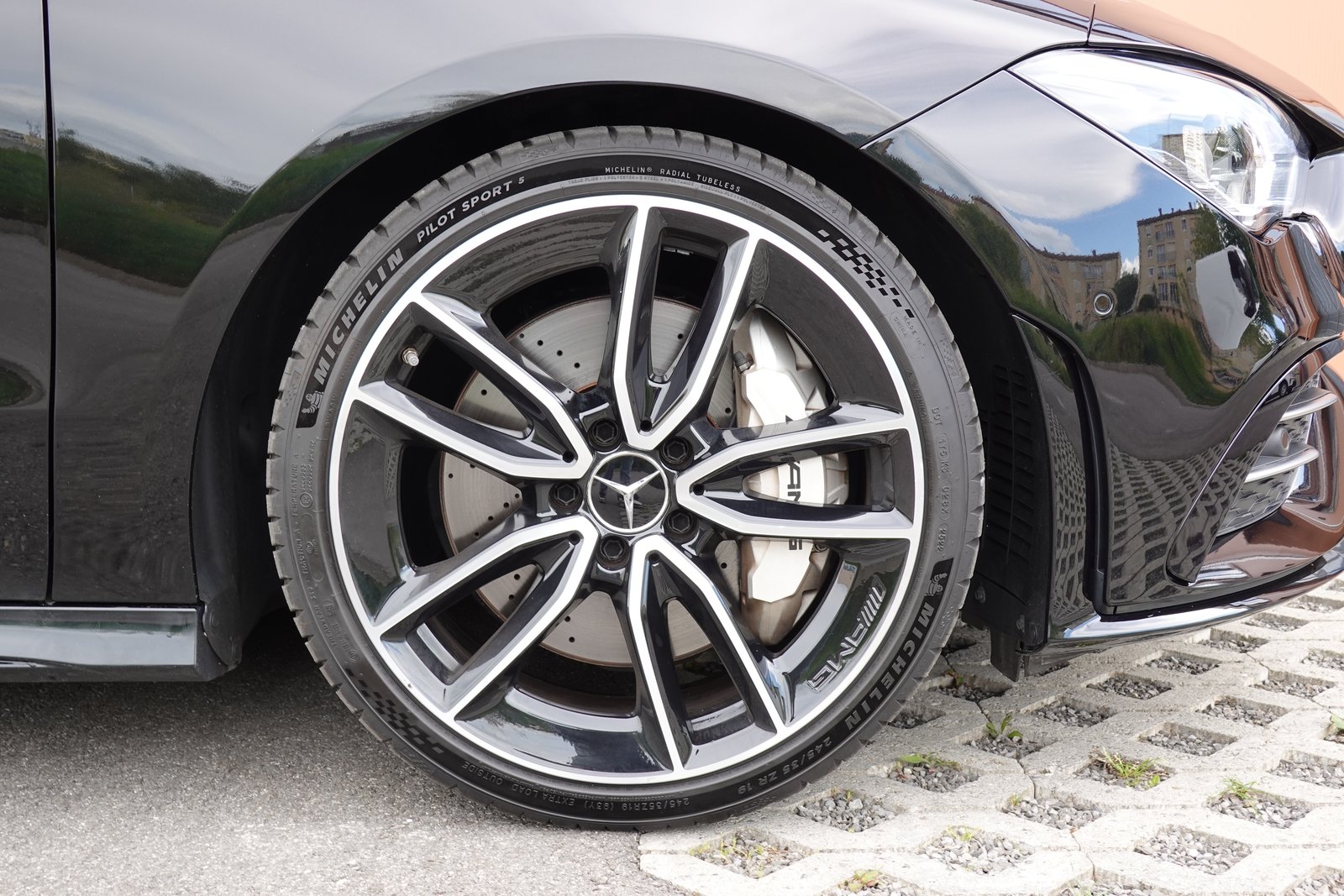 MERCEDES-BENZ CLA Shooting Brake 35 AMG 4Matic - Sièges AMG, Benzina, Occasioni / Usate, Automatico - 5