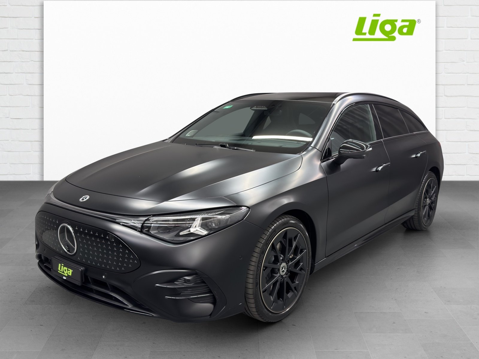 MERCEDES-BENZ CLA 350 4Matic Shooting Brake with EQ Hybrid