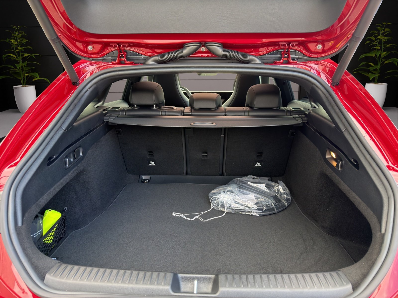 MERCEDES-BENZ CLA Shooting Brake 350 4Matic 85 kWh EQ, Electric, Ex-demonstrator, Automatic - 6
