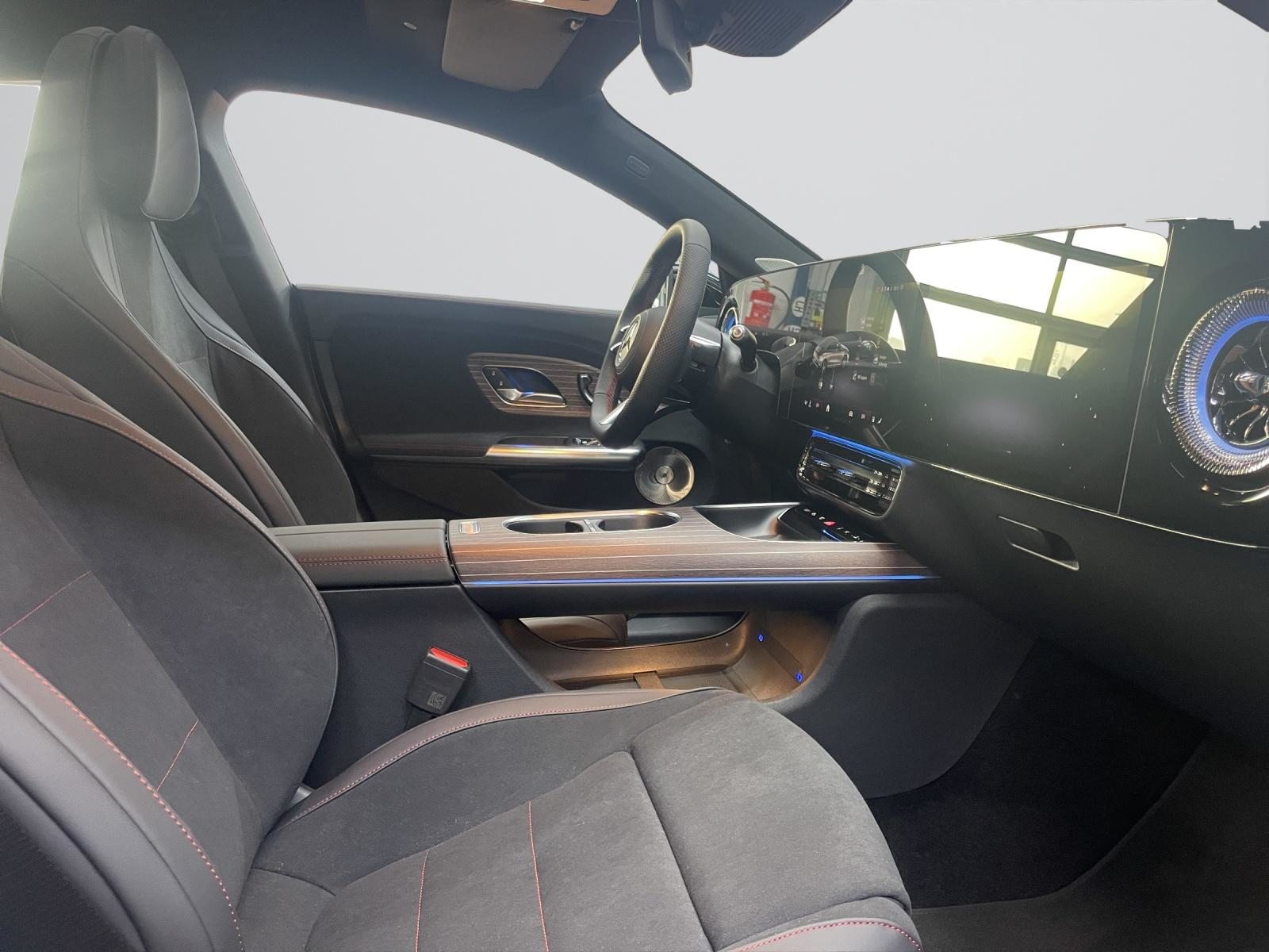 MERCEDES-BENZ CLA 350 4MATIC AMG Line, Electric, New car, Automatic - 7
