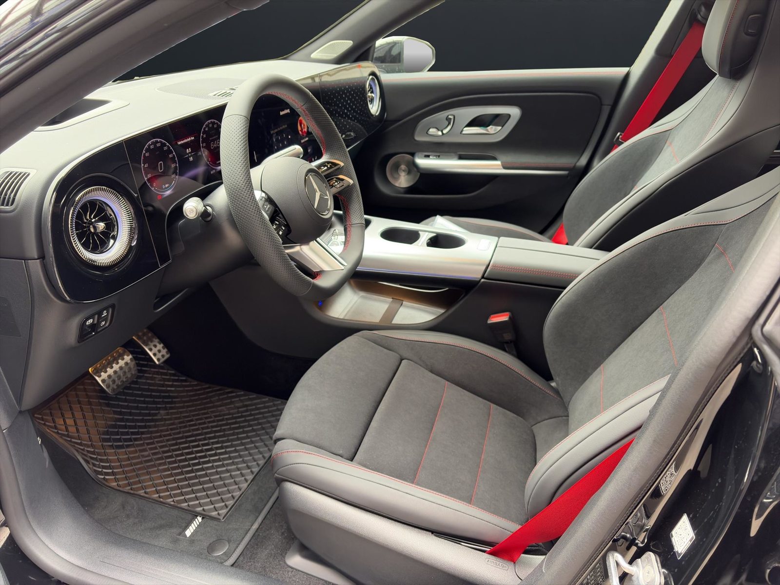 MERCEDES-BENZ CLA 350 AMG Line 4matic, Electric, Ex-demonstrator, Automatic - 7