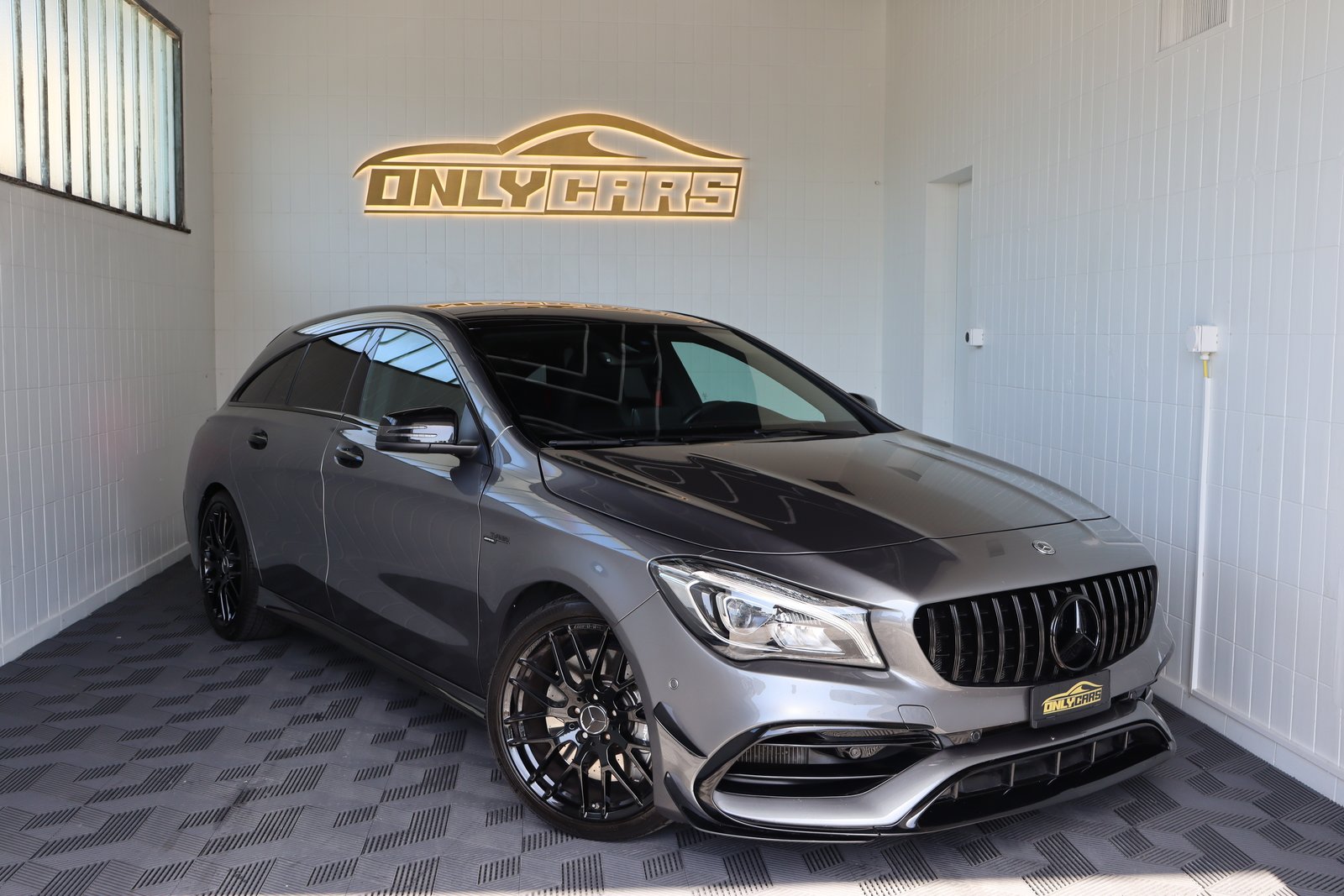 MERCEDES-BENZ CLA Shooting Brake 45 AMG 4Matic Speedshift