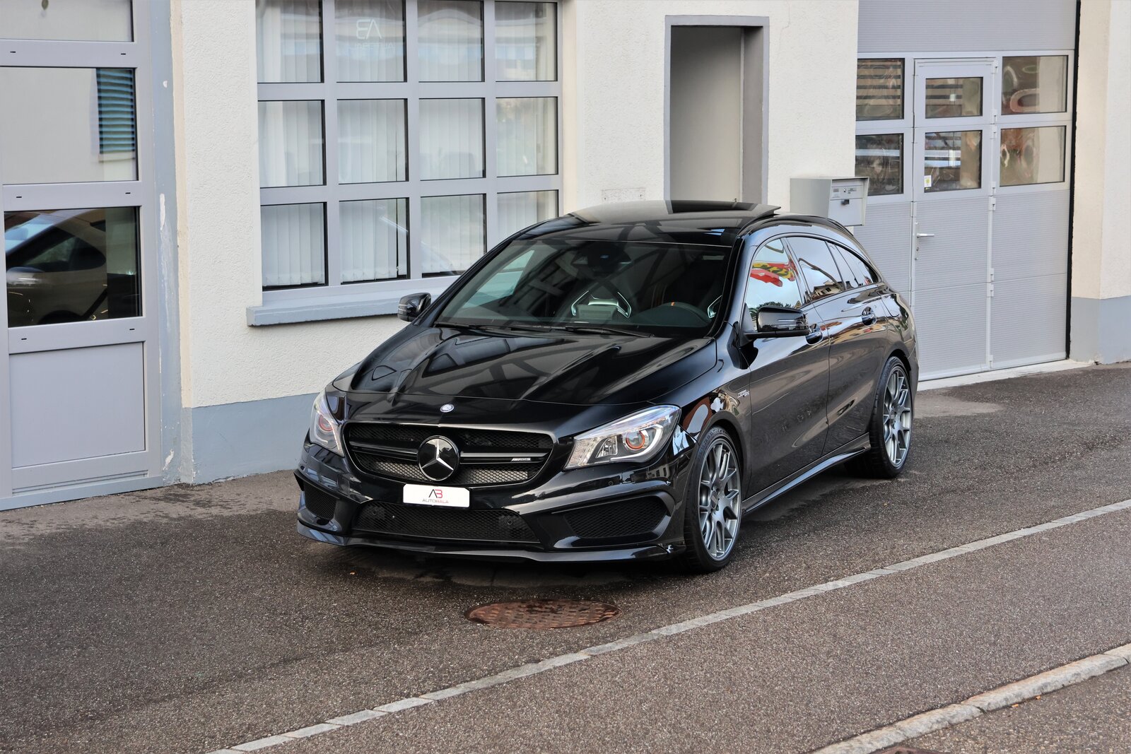 MERCEDES-BENZ CLA Shooting Brake 45 AMG 4Matic Speedshift OrangeArt-Editi