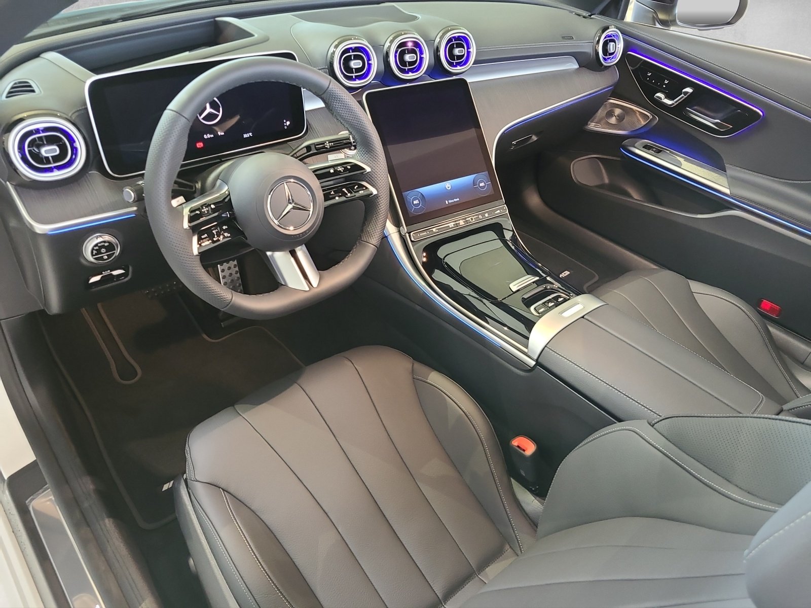 MERCEDES-BENZ CLE 300 4M Cabrio, Petrol, New car, Automatic - 7