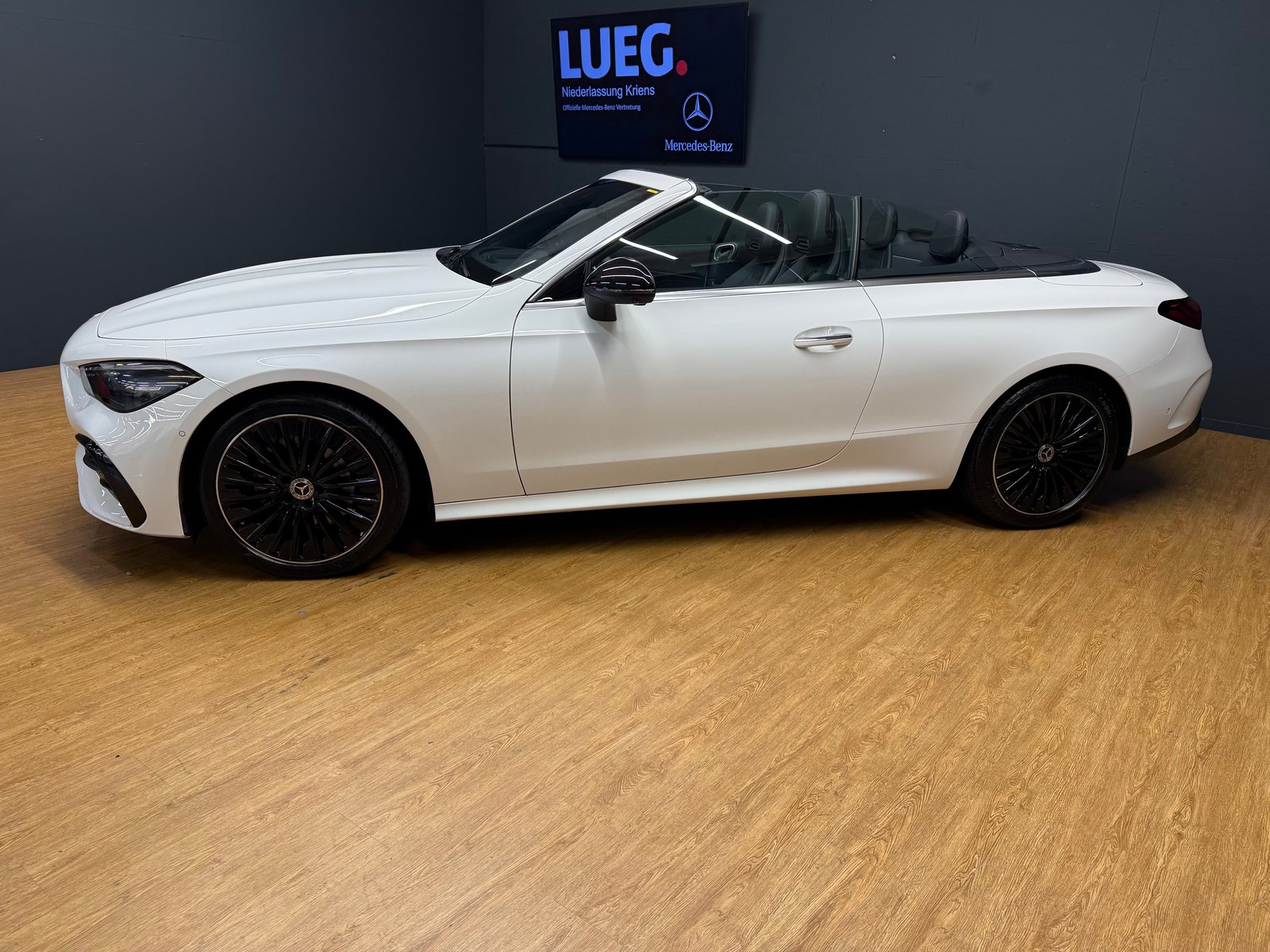 MERCEDES-BENZ CLE 300 4M - Cabrio - AMG / 360 Grad Kamera /, Hybride Leggero Benzina/Elettrica, Occasioni / Usate, Automatico - 4