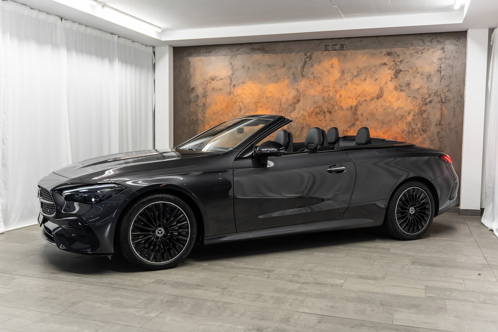 MERCEDES-BENZ CLE 300 AMG Line 4matic Cabriolet *Digital-Lig, Essence, Occasion / Utilisé, Automatique - 2