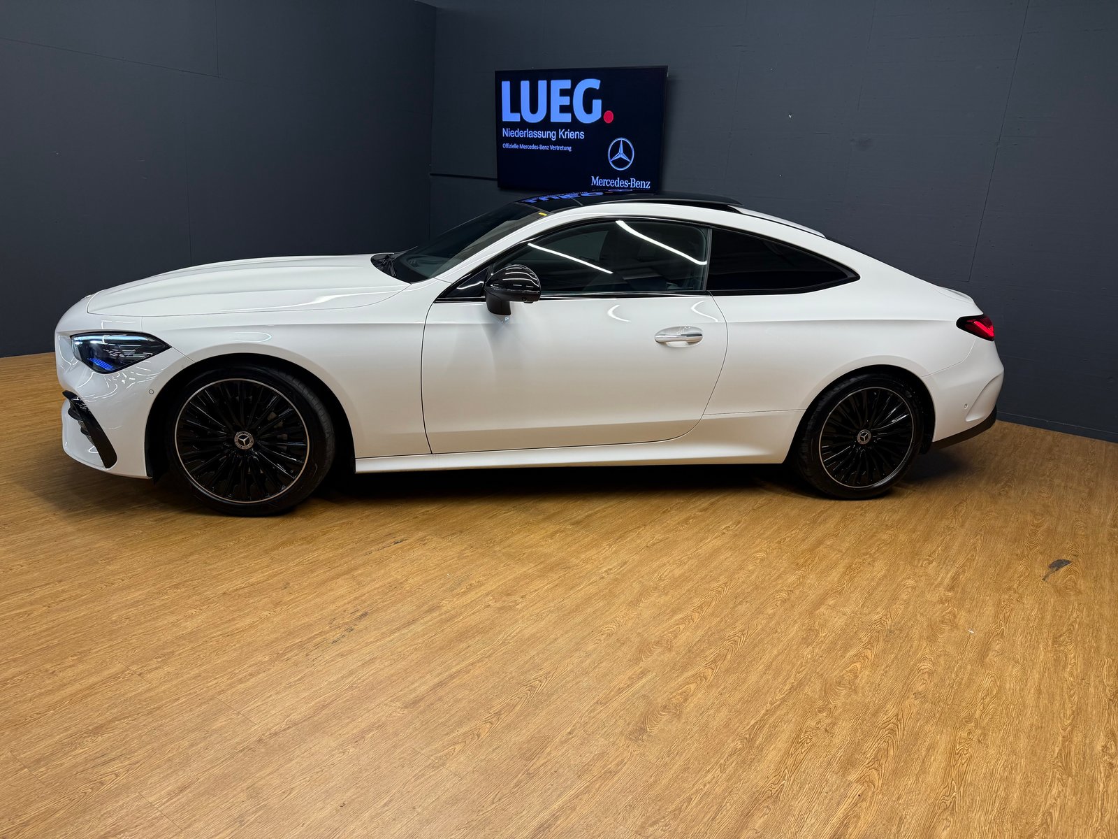 MERCEDES-BENZ CLE 300 4M - Coupé - AMG / DISTRONIC / 360 Gr, Hybride Léger Essence/Électricité, Occasion / Utilisé, Automatique - 4