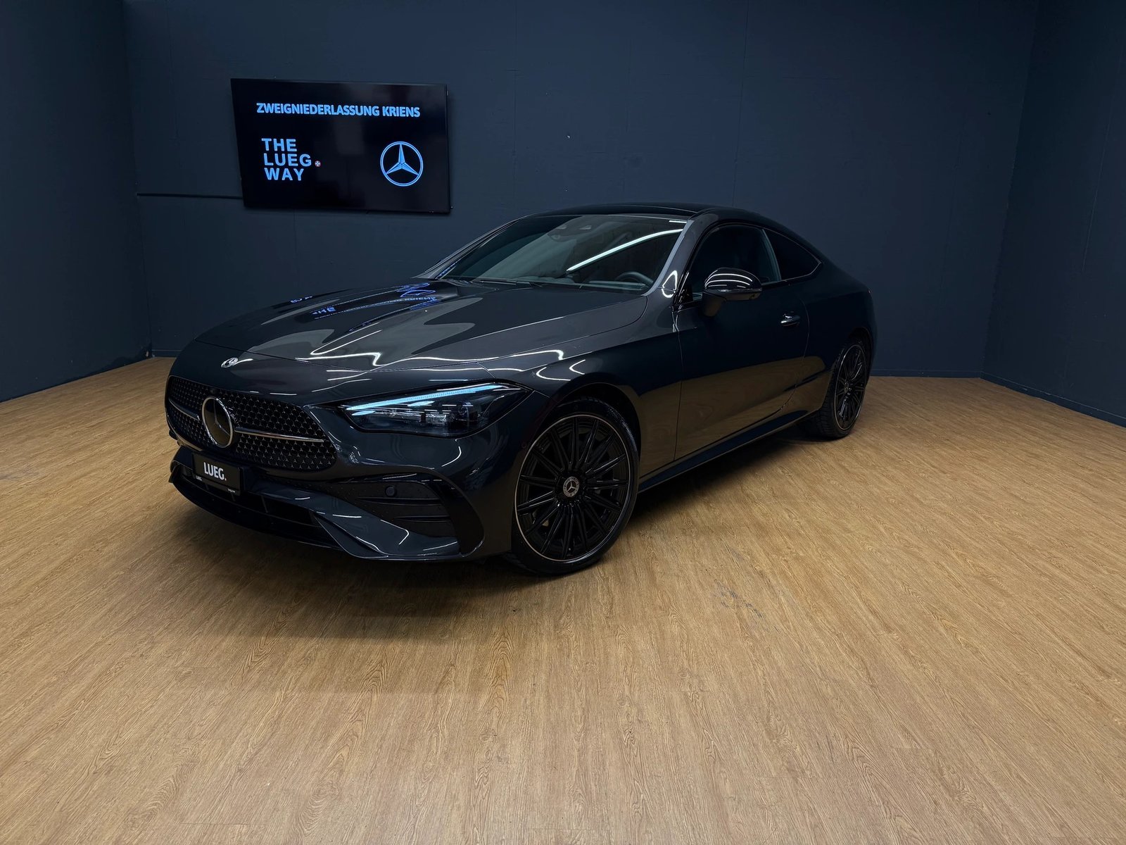 MERCEDES-BENZ CLE 300 4M - Coupé - AMG / DISTRONIC / 360 Grad Kamera / He