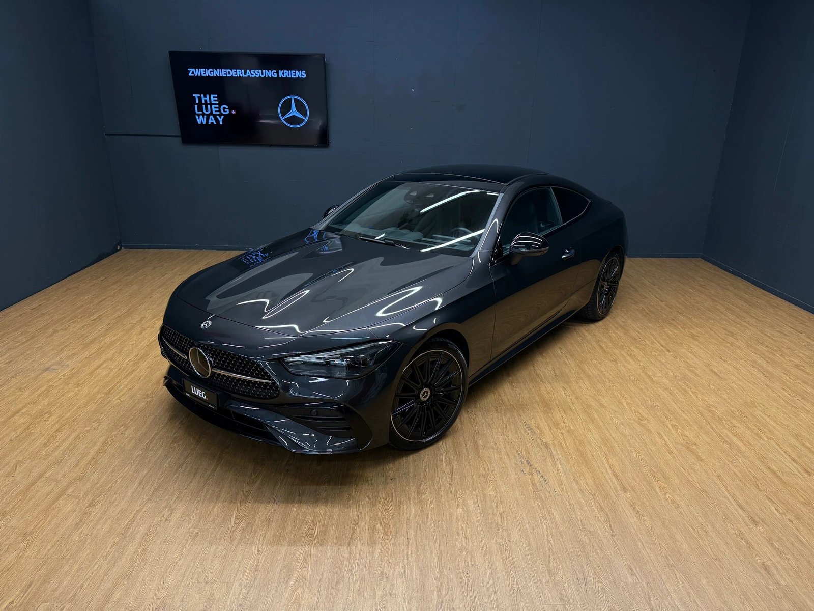 MERCEDES-BENZ CLE 300 4M - Coupé - AMG / DISTRONIC / 360 Gr, Mild-Hybrid Benzin/Elektro, Occasion / Gebraucht, Automatik - 5