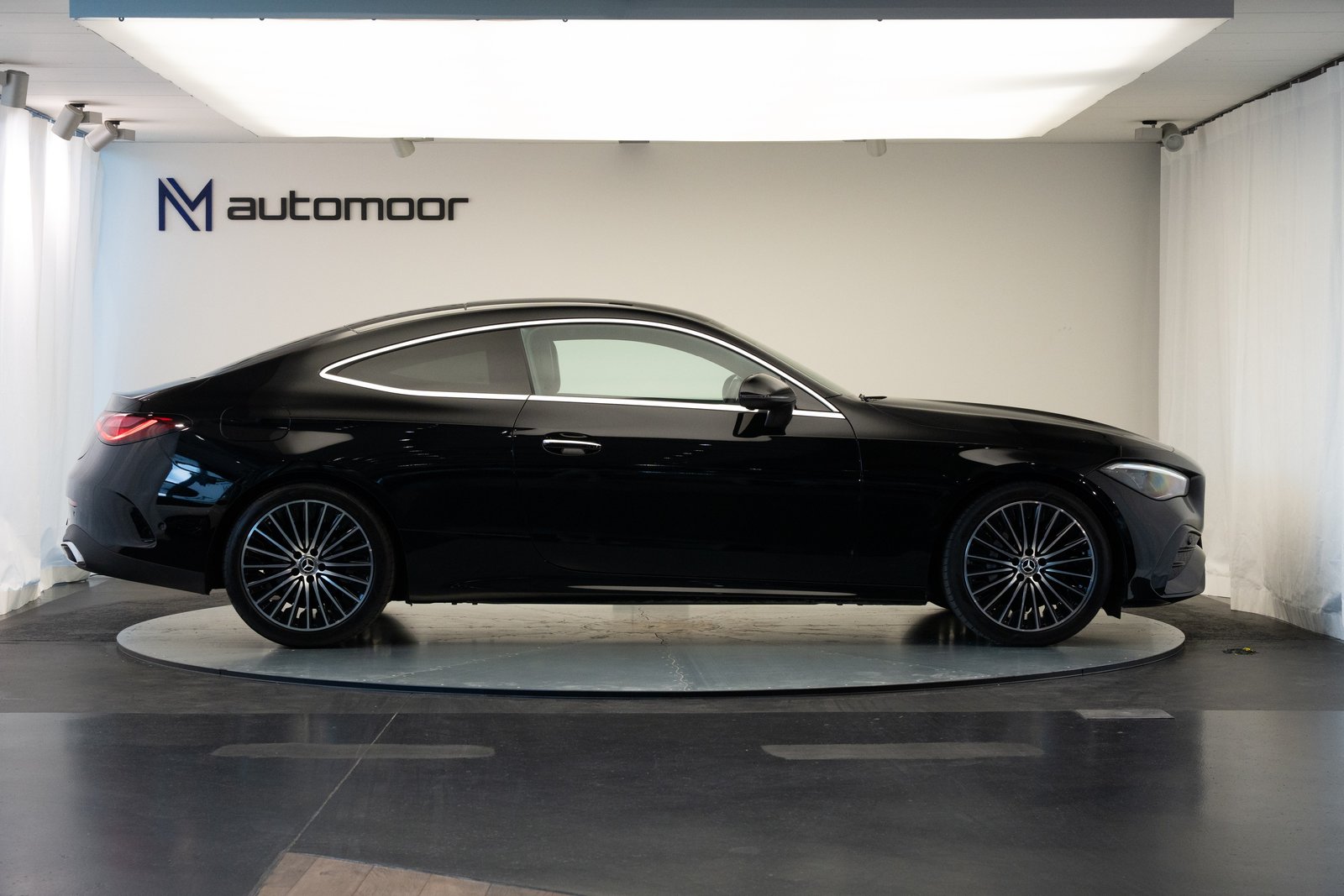 MERCEDES-BENZ CLE 300 Coupé 4Matic 9G-Tronic, Mild-Hybrid Benzin/Elektro, Occasion / Gebraucht, Automatik - 4