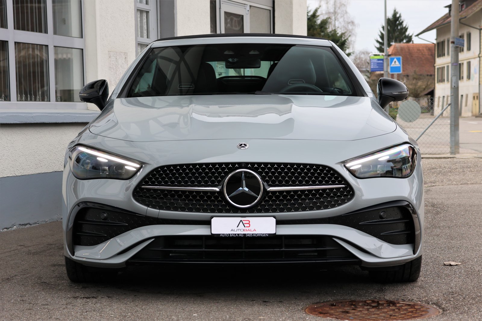MERCEDES-BENZ CLE 450 Cabrio 4Matic 9G-Tronic AMG-Line (CH), Mild-Hybrid Petrol/Electric, Second hand / Used, Automatic - 2
