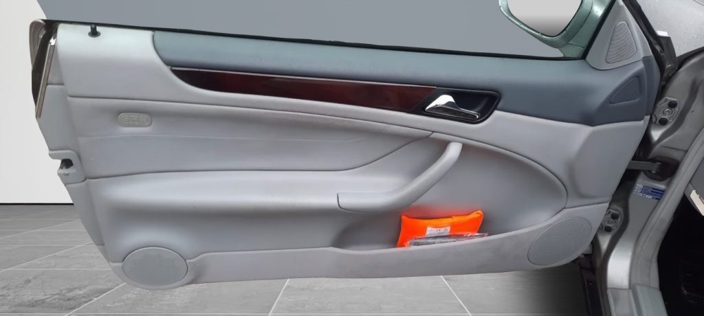 MERCEDES-BENZ CLK 230 CLK-Klasse C208 Coupé CLK 230 Kompressor, Petrol, Second hand / Used, Automatic - 4