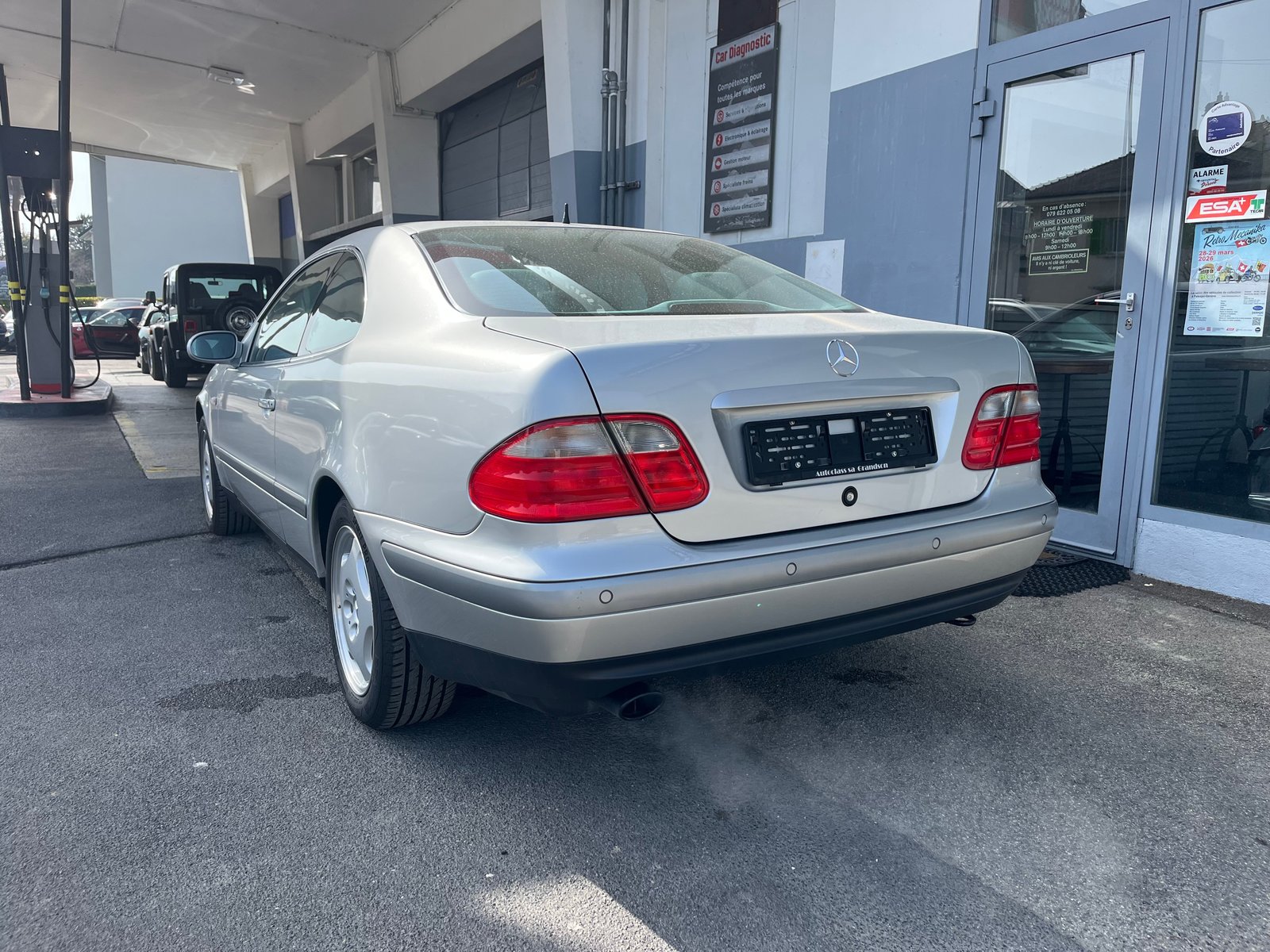 MERCEDES-BENZ CLK 320 Elégance Automatic, Benzin, Occasion / Gebraucht, Automatik - 2