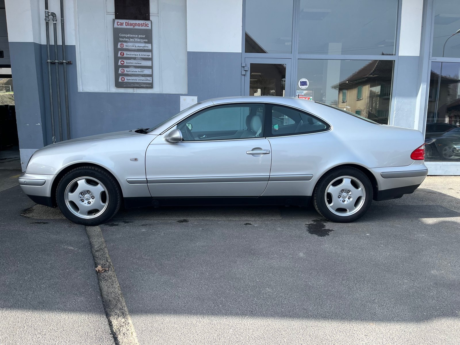MERCEDES-BENZ CLK 320 Elégance Automatic, Benzin, Occasion / Gebraucht, Automatik - 3