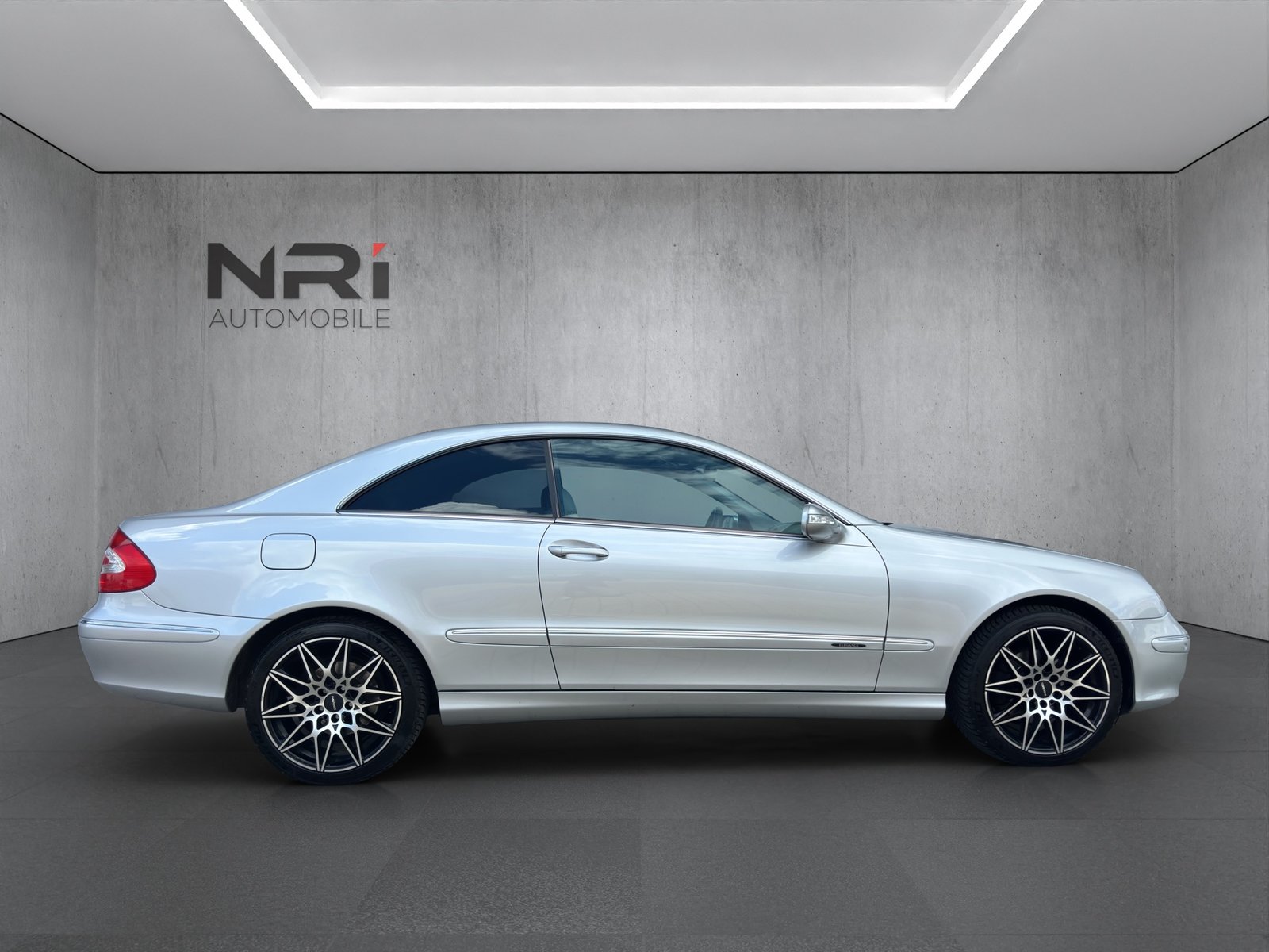 MERCEDES-BENZ CLK 320, Benzin, Occasion / Gebraucht, Automatik - 4