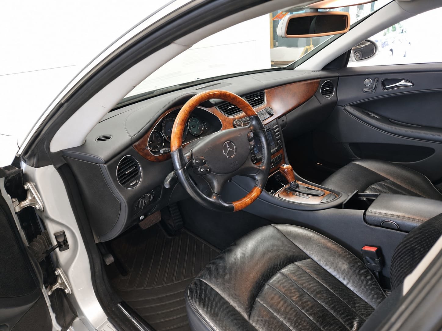 MERCEDES-BENZ CLS 320 CDI 7G-Tronic *CH-Fahrzeug* *Top Ausst, Diesel, Second hand / Used, Automatic - 6