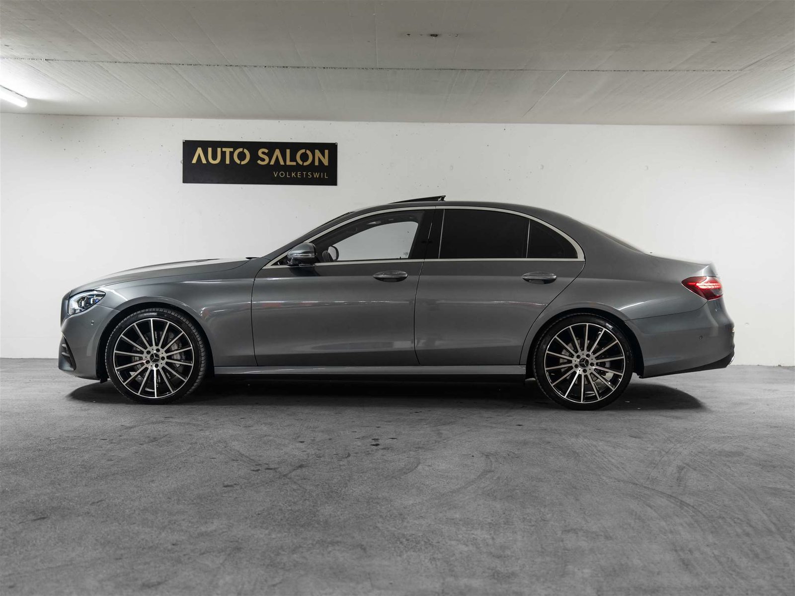 MERCEDES-BENZ E 400 d 4Matic AMG Line 9G-Tronic *Facelift*Panorama*Luftfed