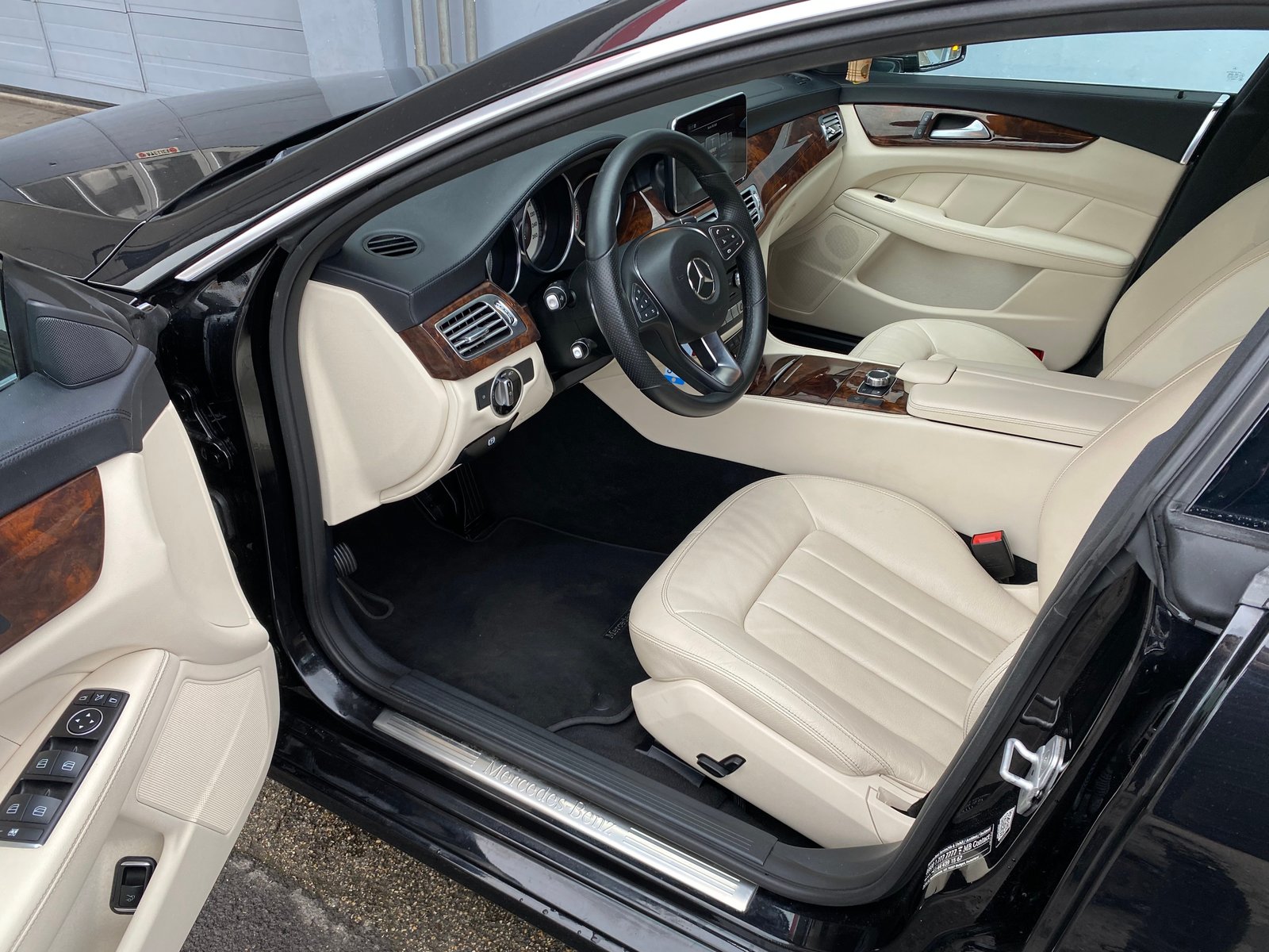 MERCEDES-BENZ CLS 400 4Matic 9G-Tronic, Benzin, Occasion / Gebraucht, Automatik - 7