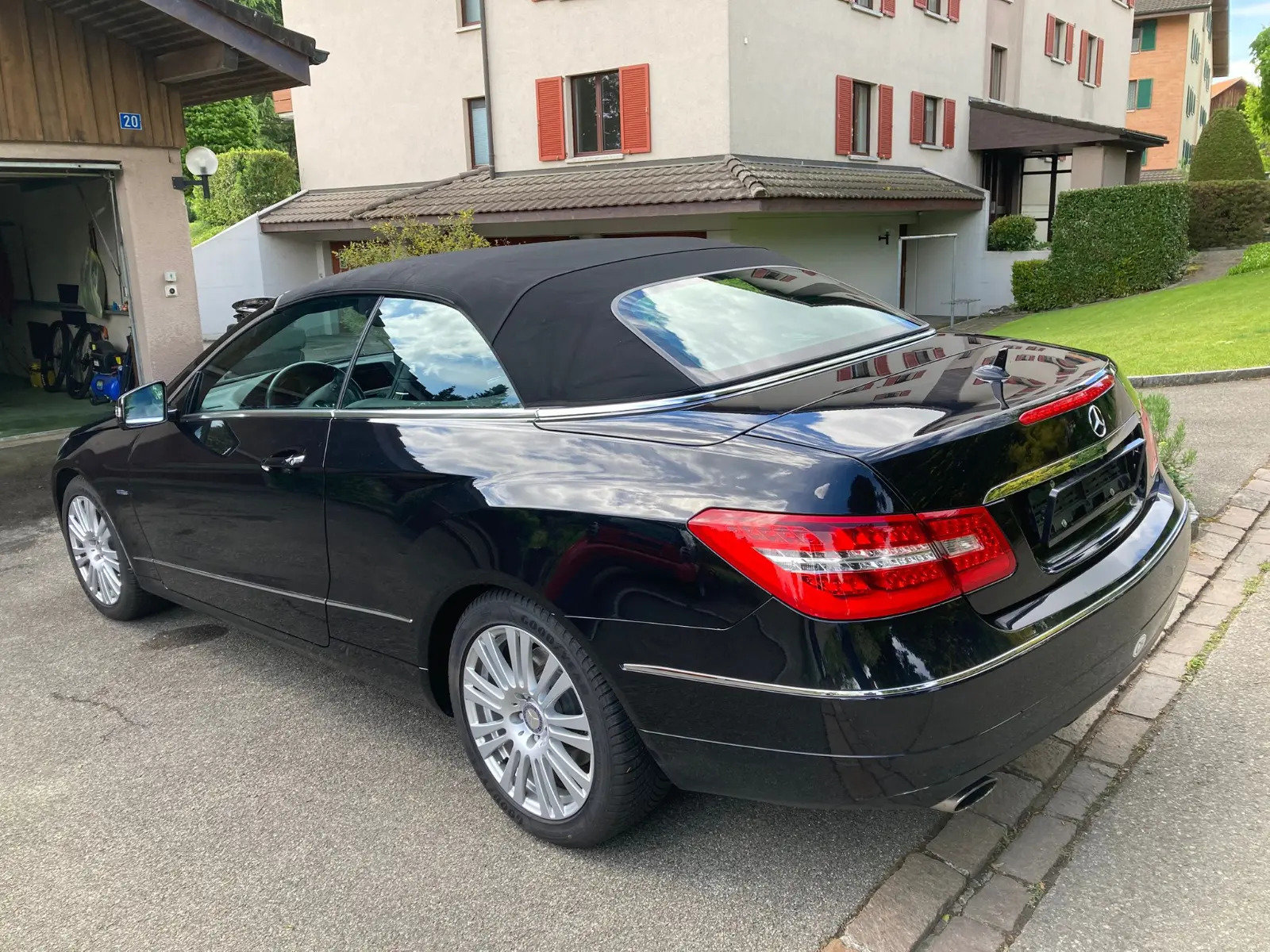 MERCEDES-BENZ E-Klasse A207 Cabriolet E 200 CGI BlueEF, Benzin, Occasion / Gebraucht, Automatik - 2