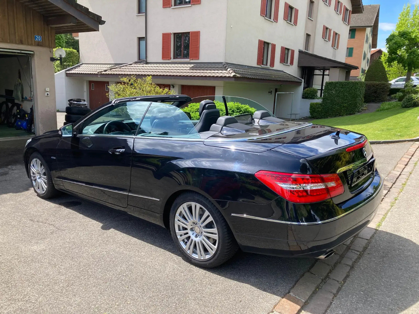 MERCEDES-BENZ E-Klasse A207 Cabriolet E 200 CGI BlueEF, Benzin, Occasion / Gebraucht, Automatik - 3