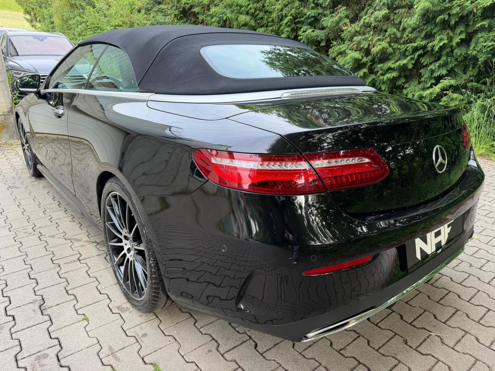 MERCEDES-BENZ E 200 Cabriolet AMG Line 9G-Tronic, Petrol, Second hand / Used, Automatic - 4