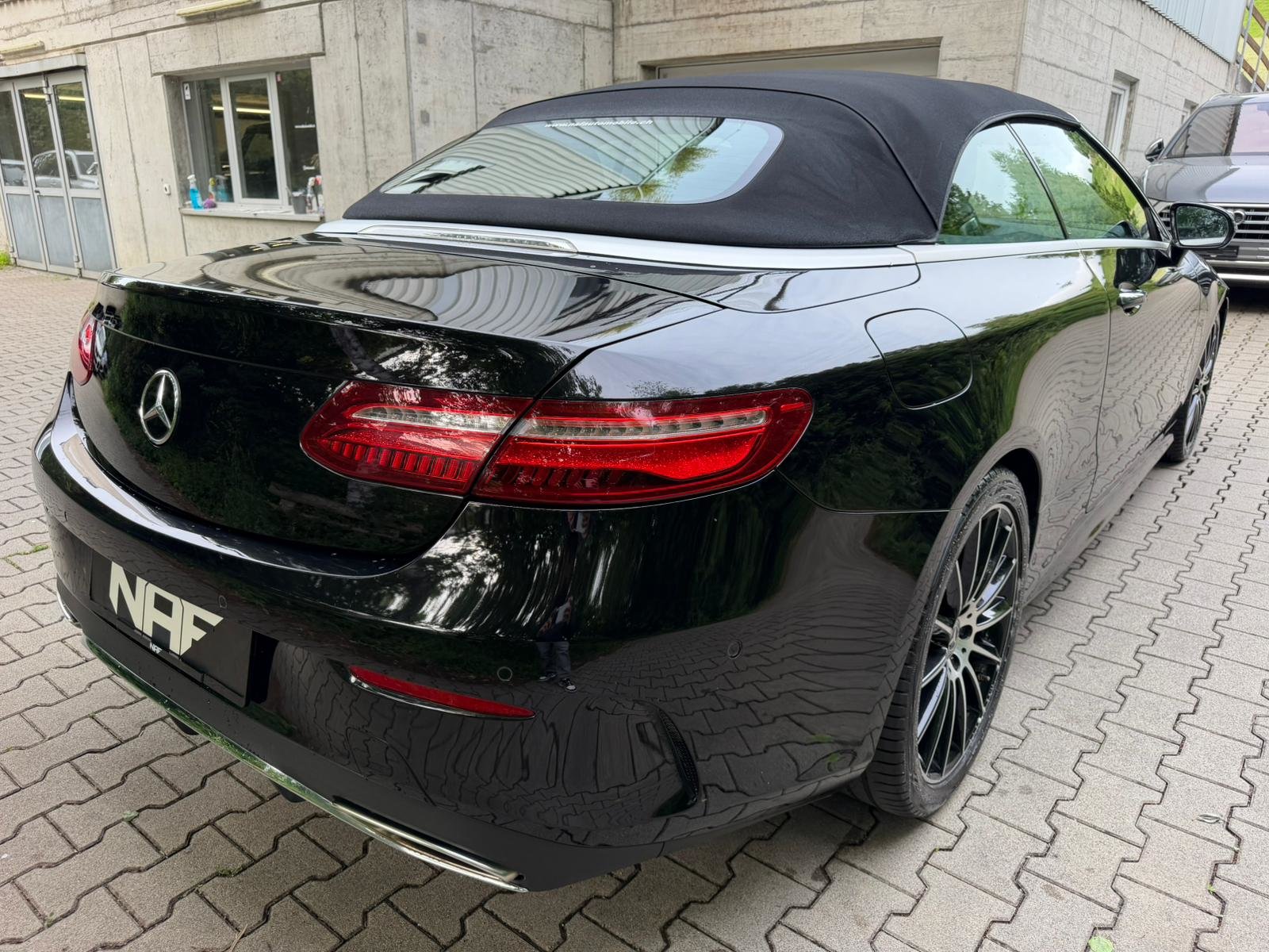 MERCEDES-BENZ E 200 Cabriolet AMG Line 9G-Tronic, Petrol, Second hand / Used, Automatic - 6