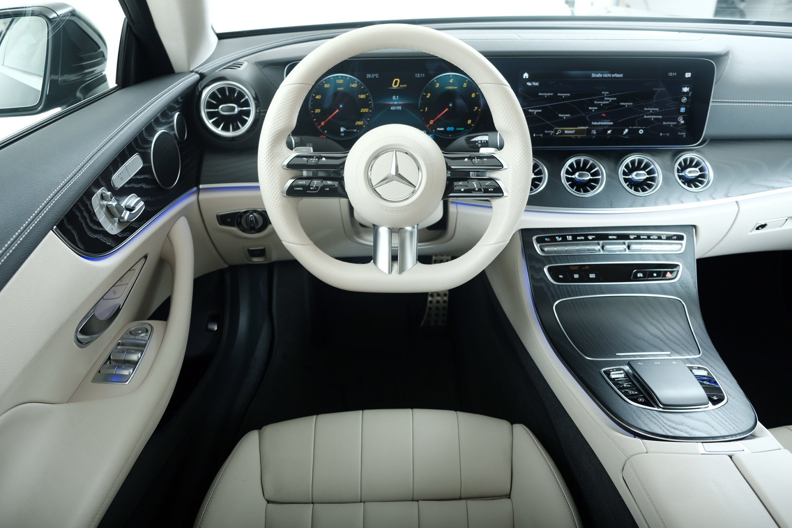 MERCEDES-BENZ E 200 Coupé 4M AMG Line, Petrol, Second hand / Used, Automatic - 7