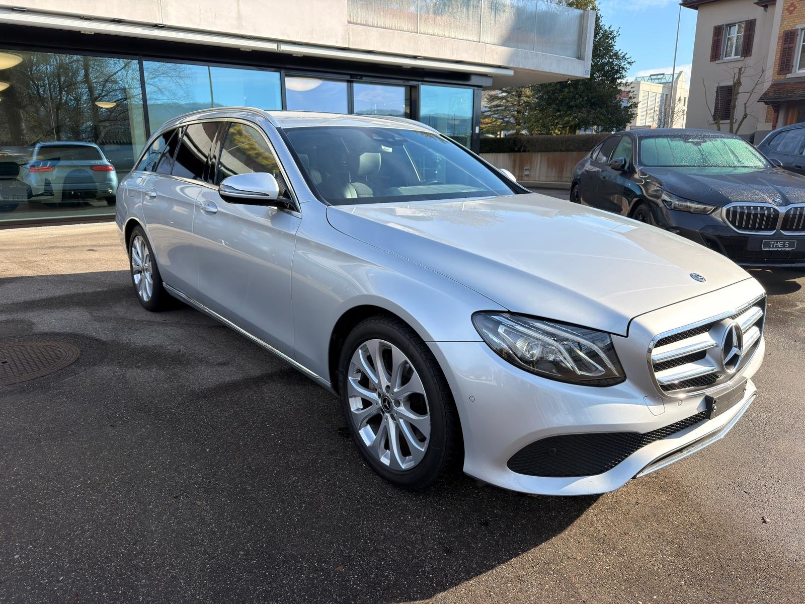 MERCEDES-BENZ E 200 Avantgarde 4 Matic 9G-Tronic, Petrol, Second hand / Used, Automatic - 3