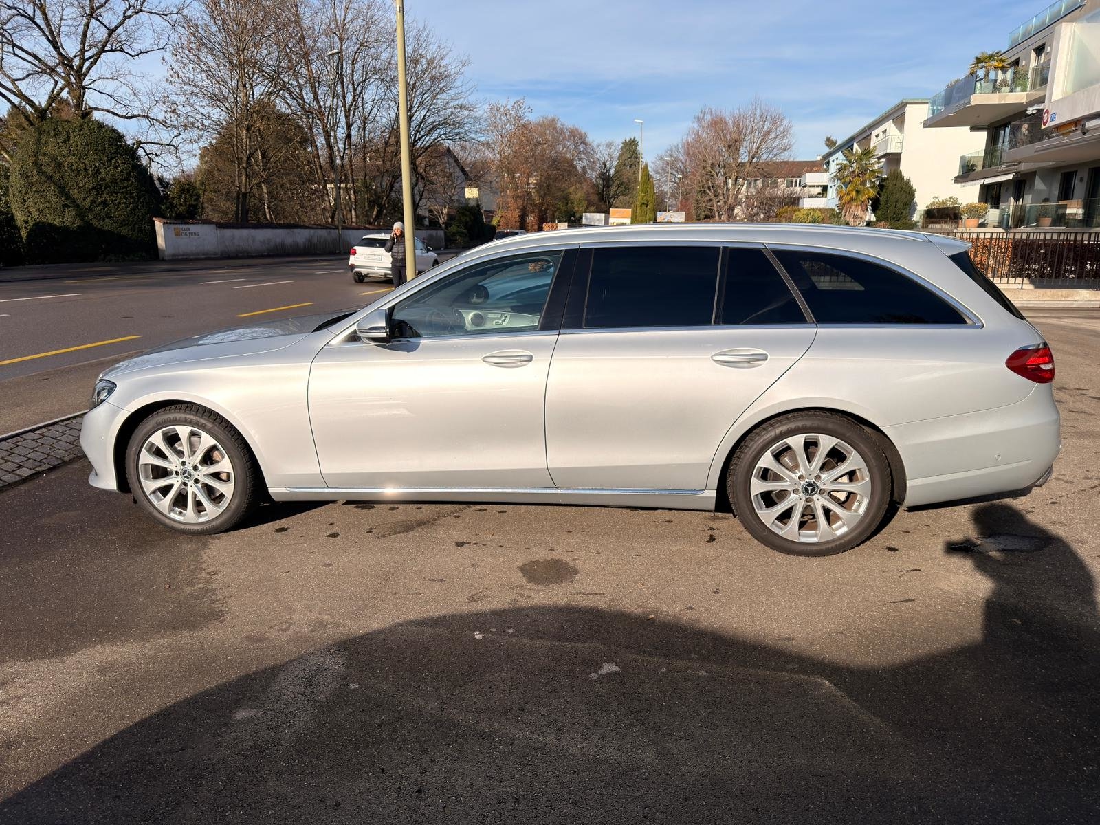 MERCEDES-BENZ E 200 Avantgarde 4 Matic 9G-Tronic, Petrol, Second hand / Used, Automatic - 7