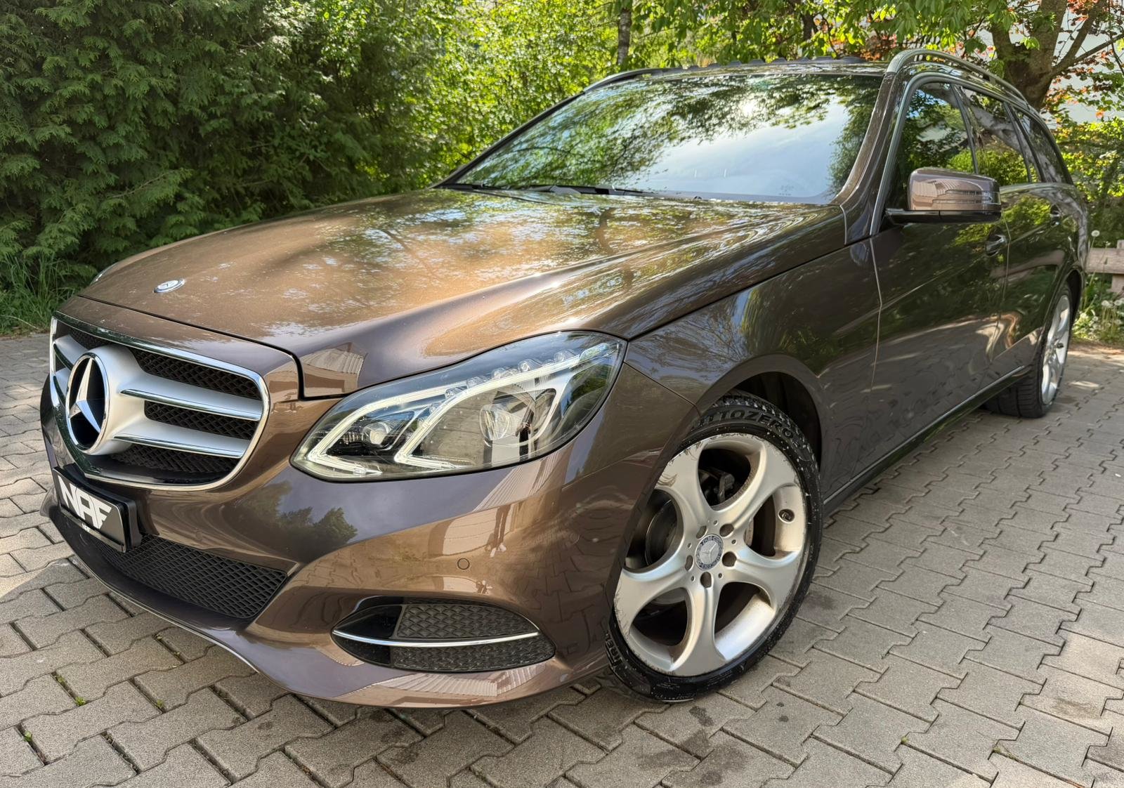 MERCEDES-BENZ E 200 BlueTEC Avantgarde 7G-Tronic