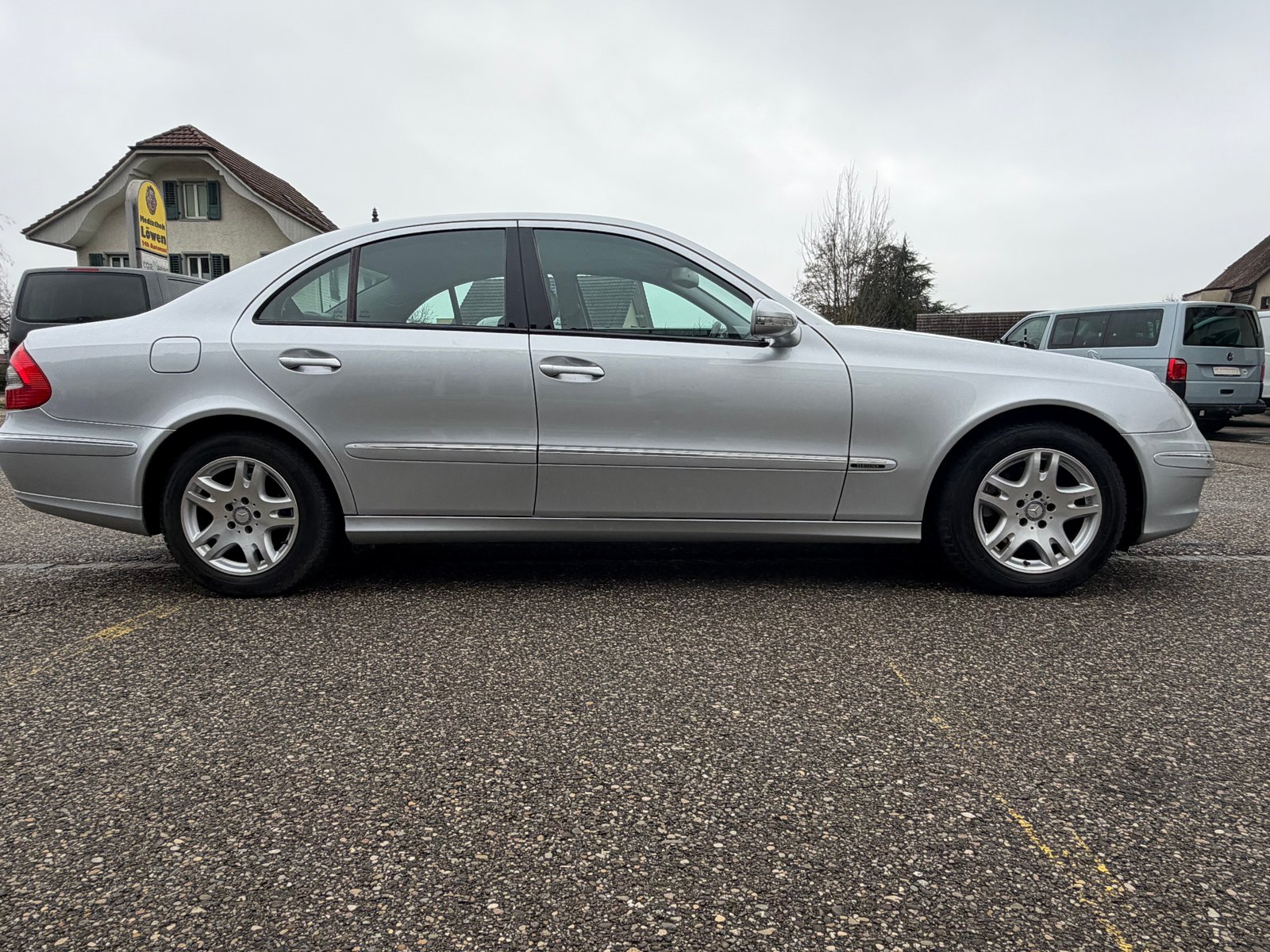 MERCEDES-BENZ E 200 Kompressor Elégance, Essence, Occasion / Utilisé, Automatique - 3