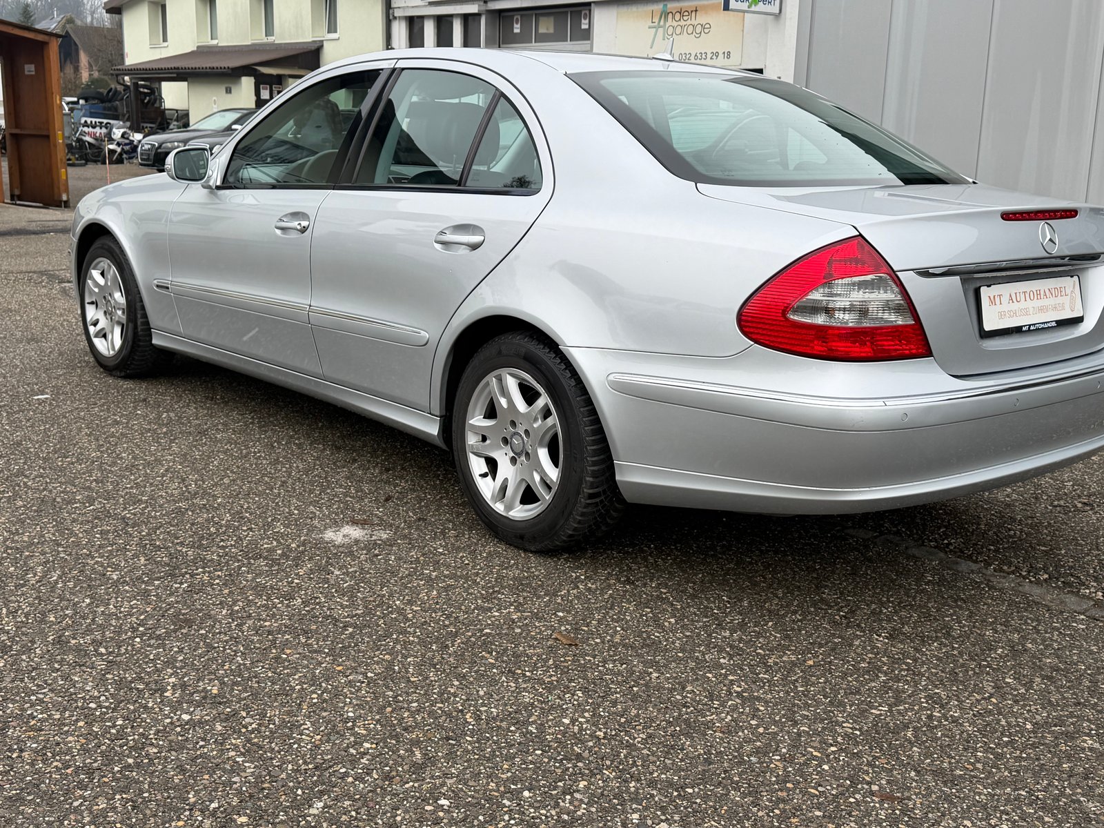 MERCEDES-BENZ E 200 Kompressor Elégance, Essence, Occasion / Utilisé, Automatique - 4