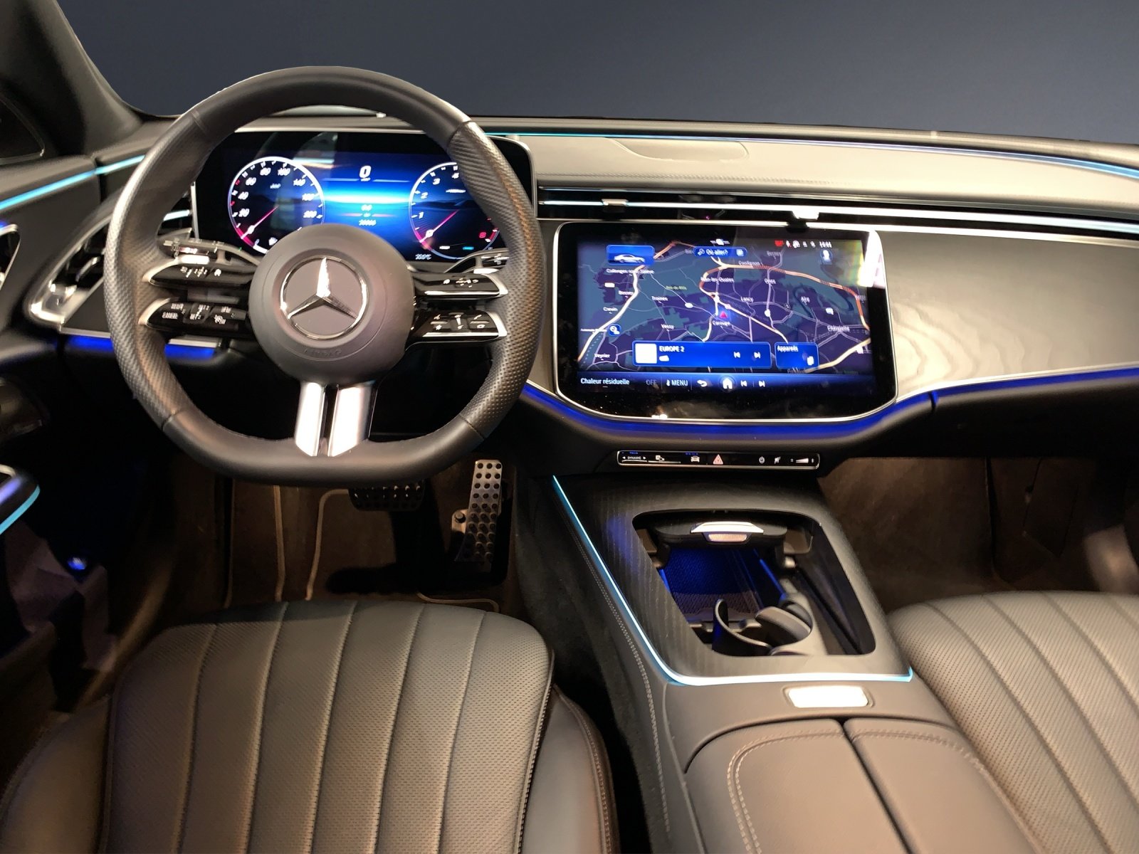 MERCEDES-BENZ E 200 9G-Tronic 4Matic, Mild-Hybrid Petrol/Electric, Second hand / Used, Automatic - 7