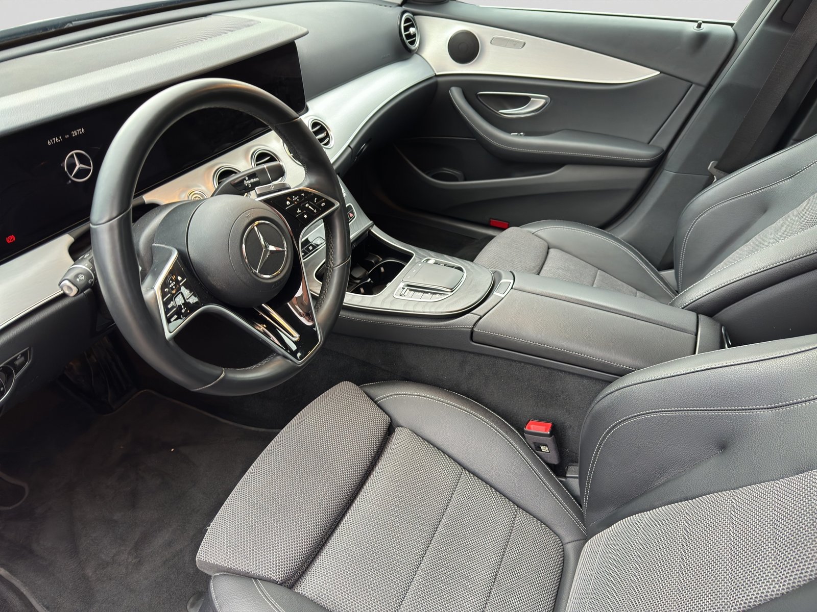 MERCEDES-BENZ E 200 Avantgarde 9G-Tronic, Mild-Hybrid Benzin/Elektro, Occasion / Gebraucht, Automatik - 7