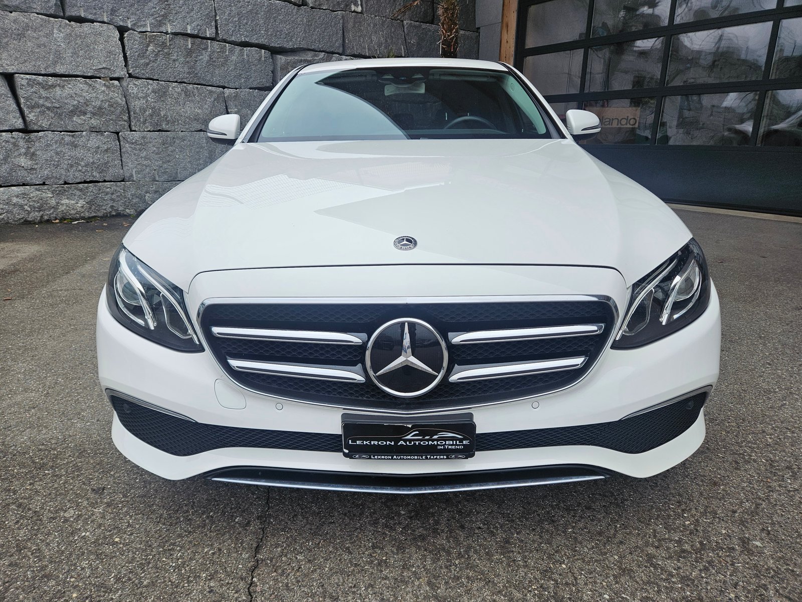 MERCEDES-BENZ E 200 Avantgarde 9G-Tronic, Petrol, Second hand / Used, Automatic - 2
