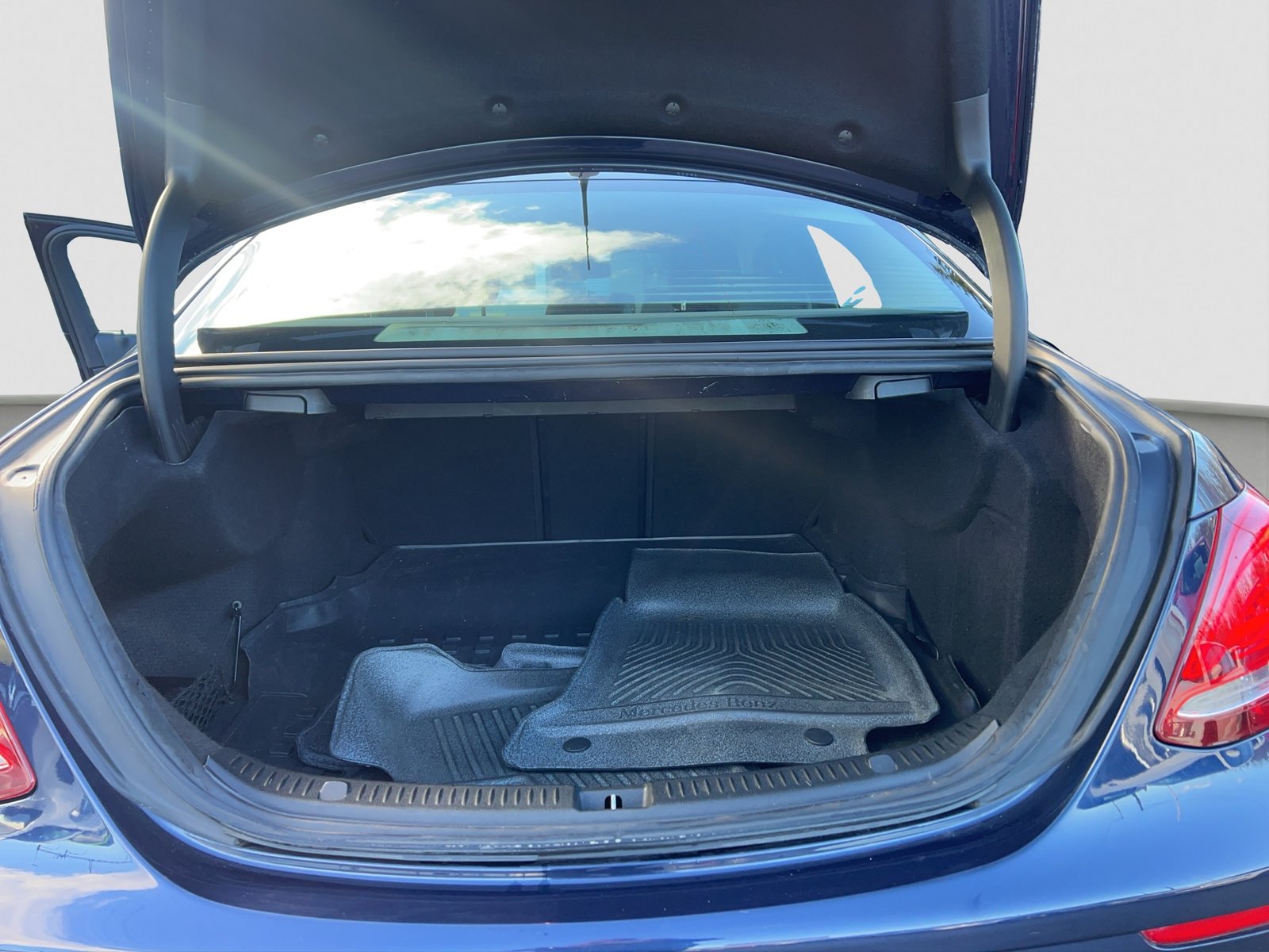 MERCEDES-BENZ E200 D 9G TRONIC, Diesel, Occasion / Utilisé, Automatique - 4