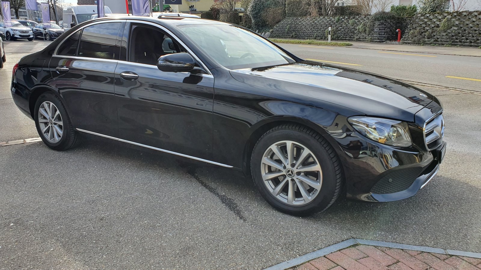 MERCEDES-BENZ E 200 Exclusive 4Matic / Helvetia, Benzina, Occasioni / Usate, Automatico - 4