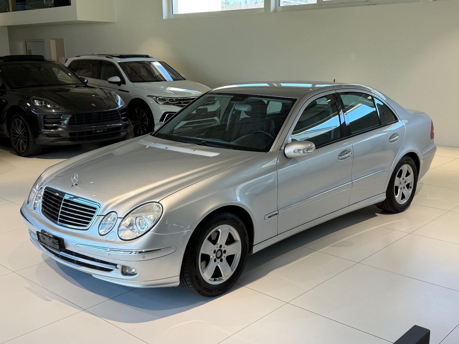 MERCEDES-BENZ E 200 Kompressor Avantgarde **MFK NEU***AUTOMA, Essence, Occasion / Utilisé, Automatique - 4