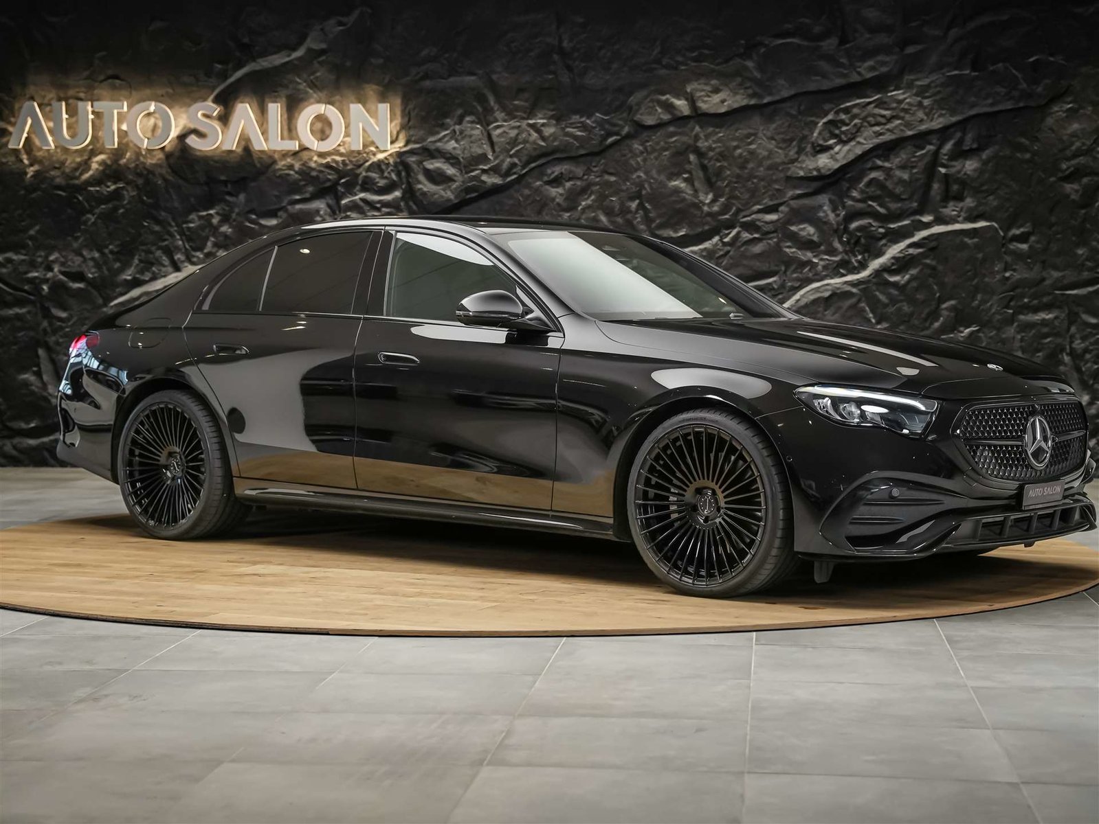 MERCEDES-BENZ E 200 AMG Line*21 Zoll Felgen*Night Paket*Abst, Essence, Occasion / Utilisé, Automatique - 6