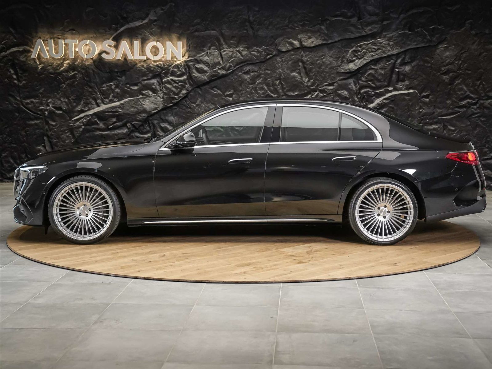 MERCEDES-BENZ E 200 AMG Line, Benzin, Occasion / Gebraucht, Automatik - 3
