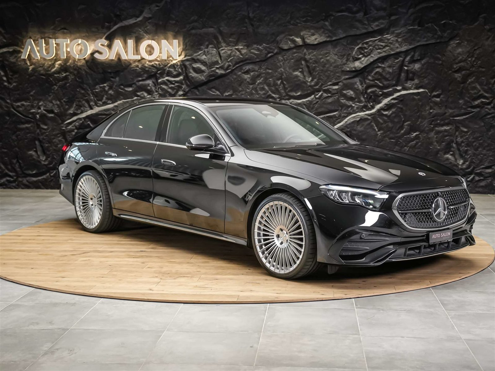 MERCEDES-BENZ E 200 AMG Line, Benzin, Occasion / Gebraucht, Automatik - 7