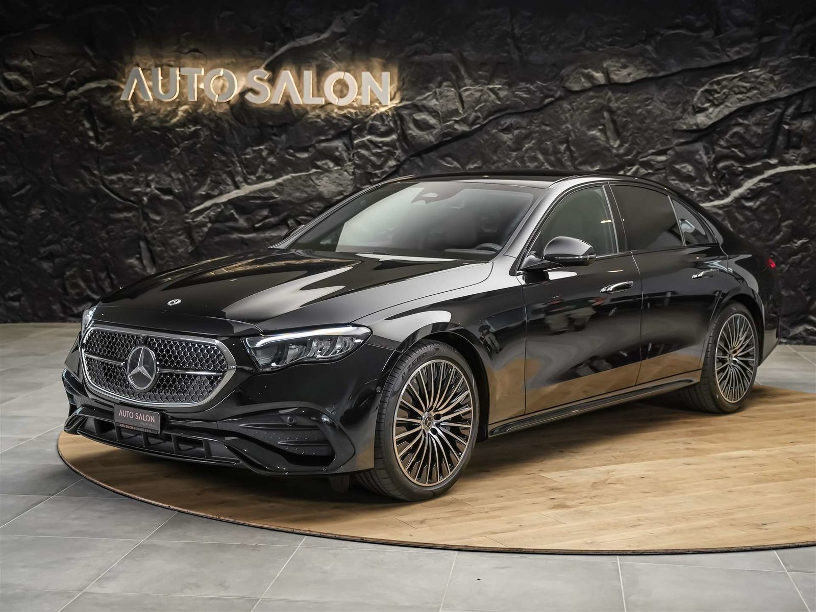 MERCEDES-BENZ E 200 AMG Line, Benzin, Occasion / Gebraucht, Automatik - 2