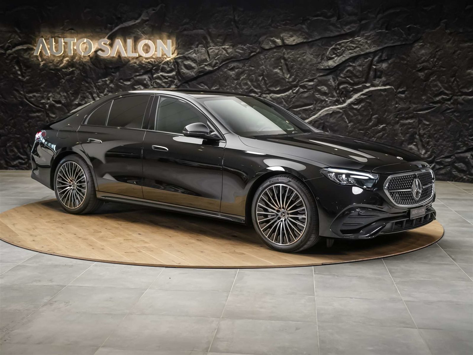 MERCEDES-BENZ E 200 AMG Line, Benzin, Occasion / Gebraucht, Automatik - 7