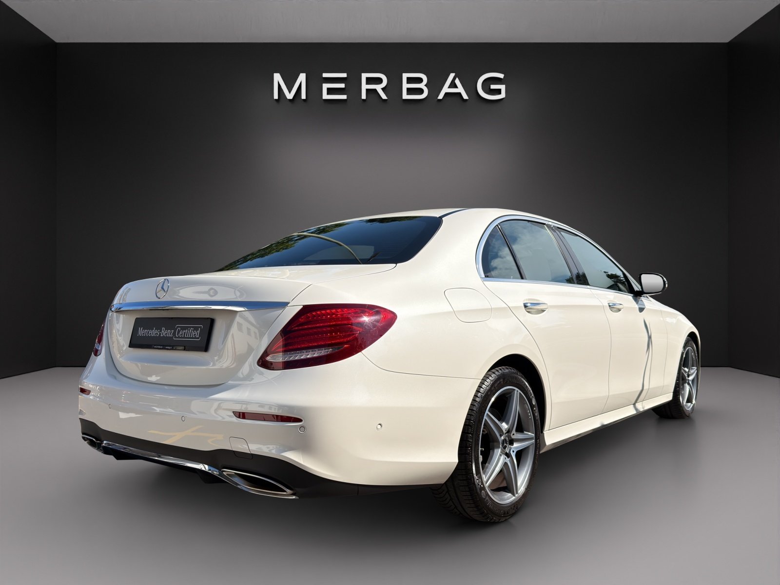 MERCEDES-BENZ E 200 AMG Line 4Matic 9G-Tronic, Petrol, Second hand / Used, Automatic - 3