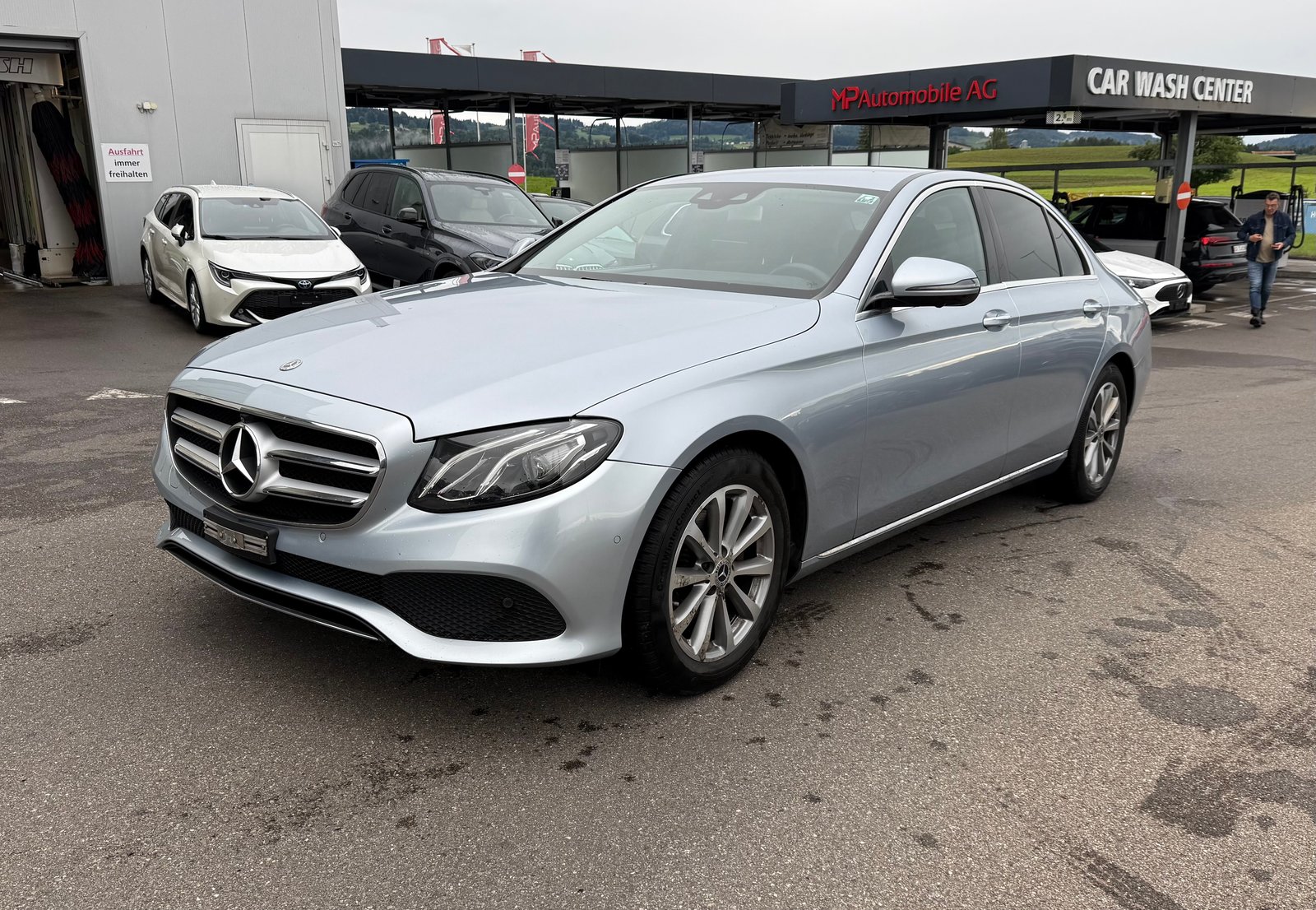 MERCEDES-BENZ E 200 Avantgarde 9G-Tronic